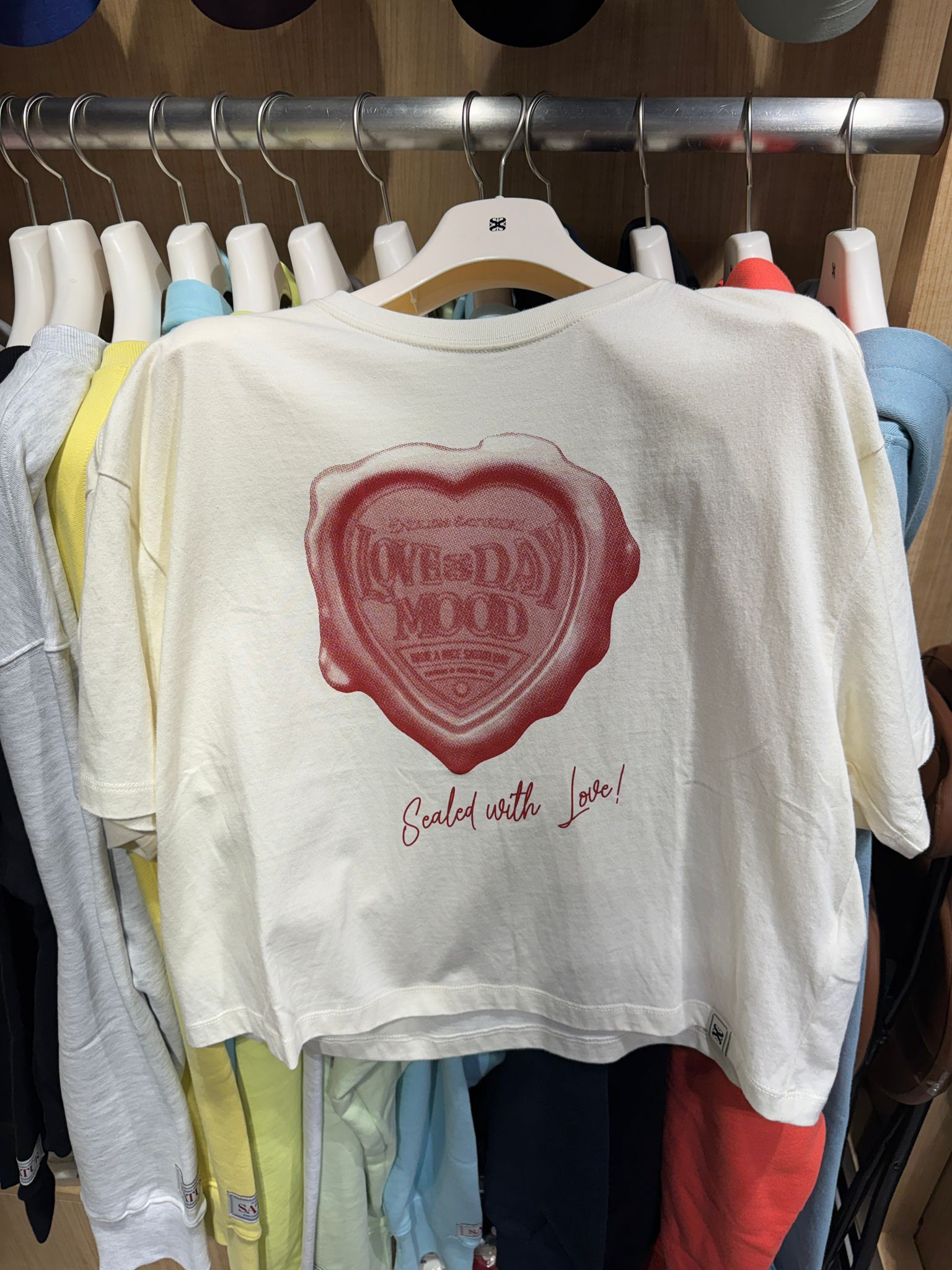 Satur｜必買25折扣款🌟極少庫存🌟 (W)Satur One Day Mood T-Shirt SA252WTS19 [2 colors]