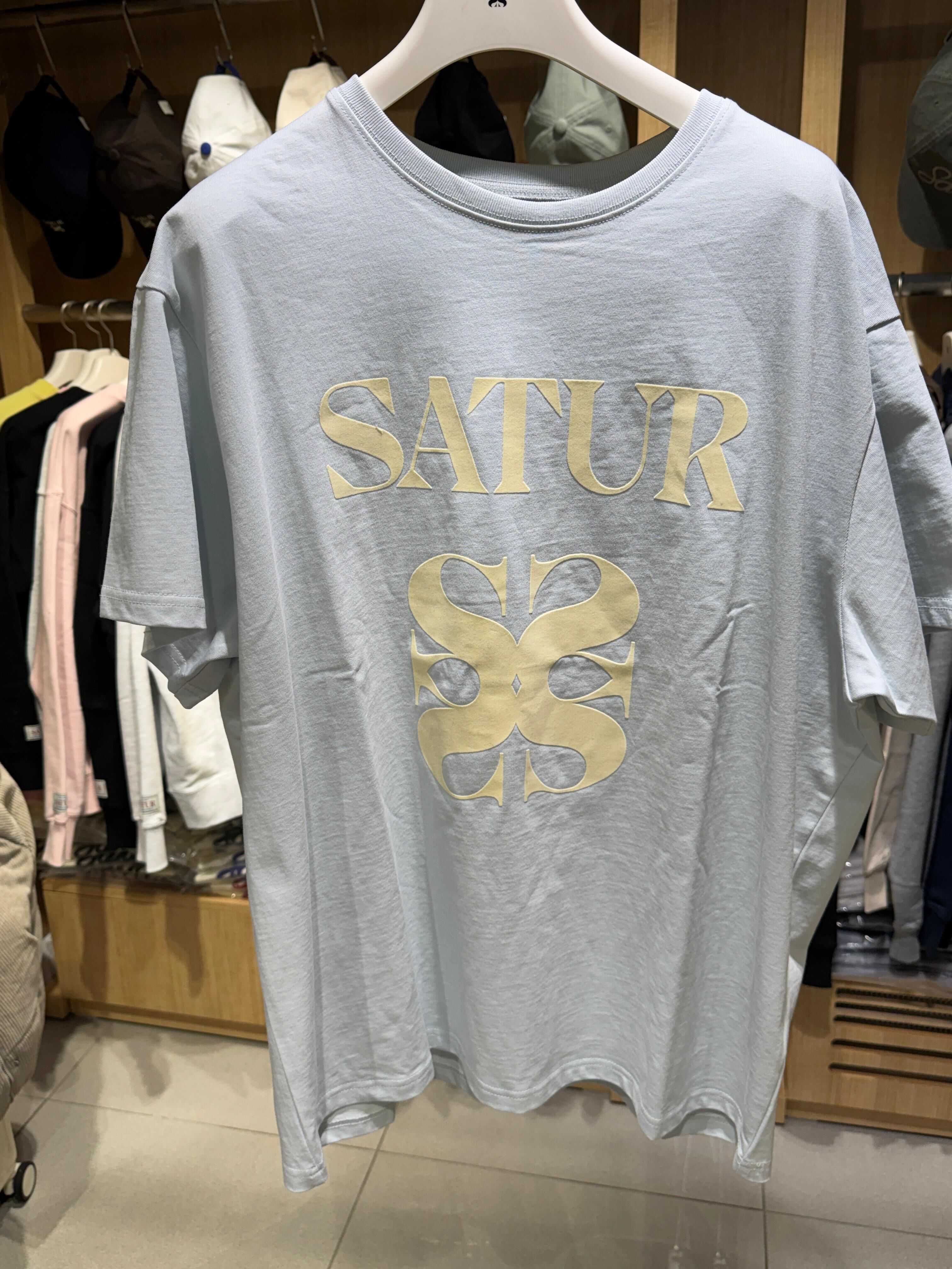 Satur｜必買25折扣款🌟極少庫存🌟｜Satur Print Color Logo T-Shirt  SA252MTS14 [3 colors]