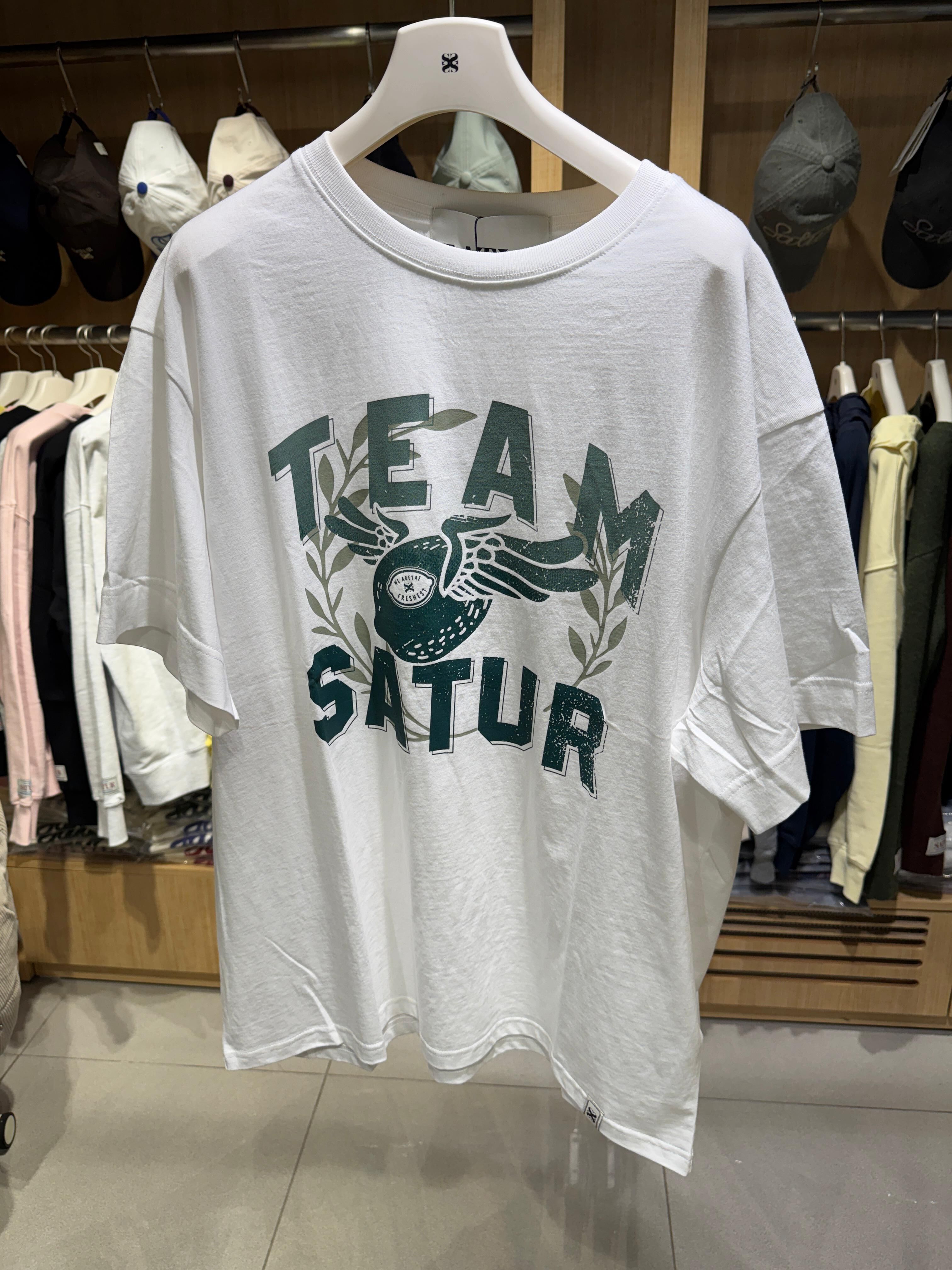 Satur｜必買25折扣款🌟極少庫存🌟|Satur Team T-Shirt SA252MTS17 [3 colors]