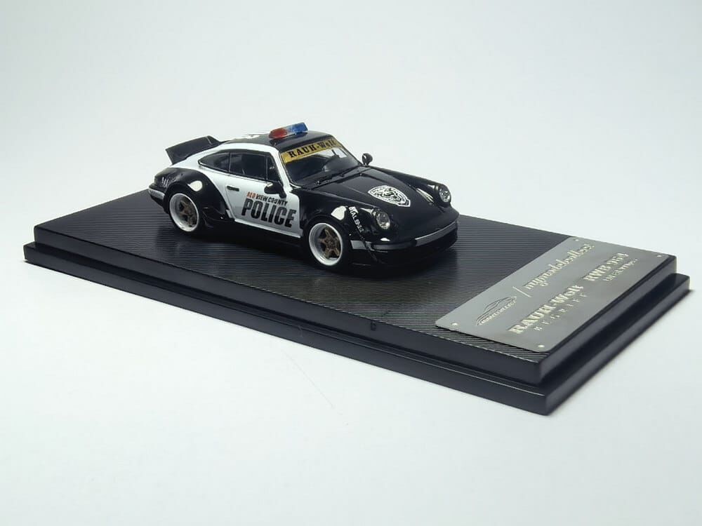 PO-$150 * MODEL COLLECT * 1:64 RWB964 DUCK WING POLICE LIVERY
