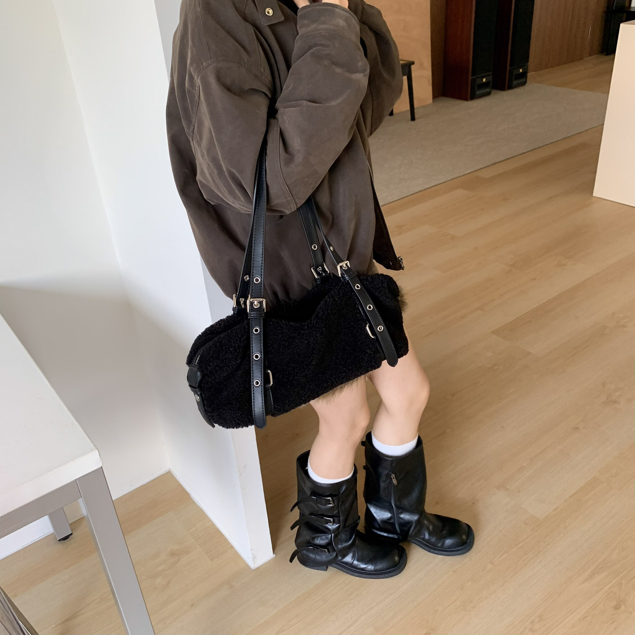 ISA_屬於冬天的溫度 氛圍感羊羔毛單肩包_51245