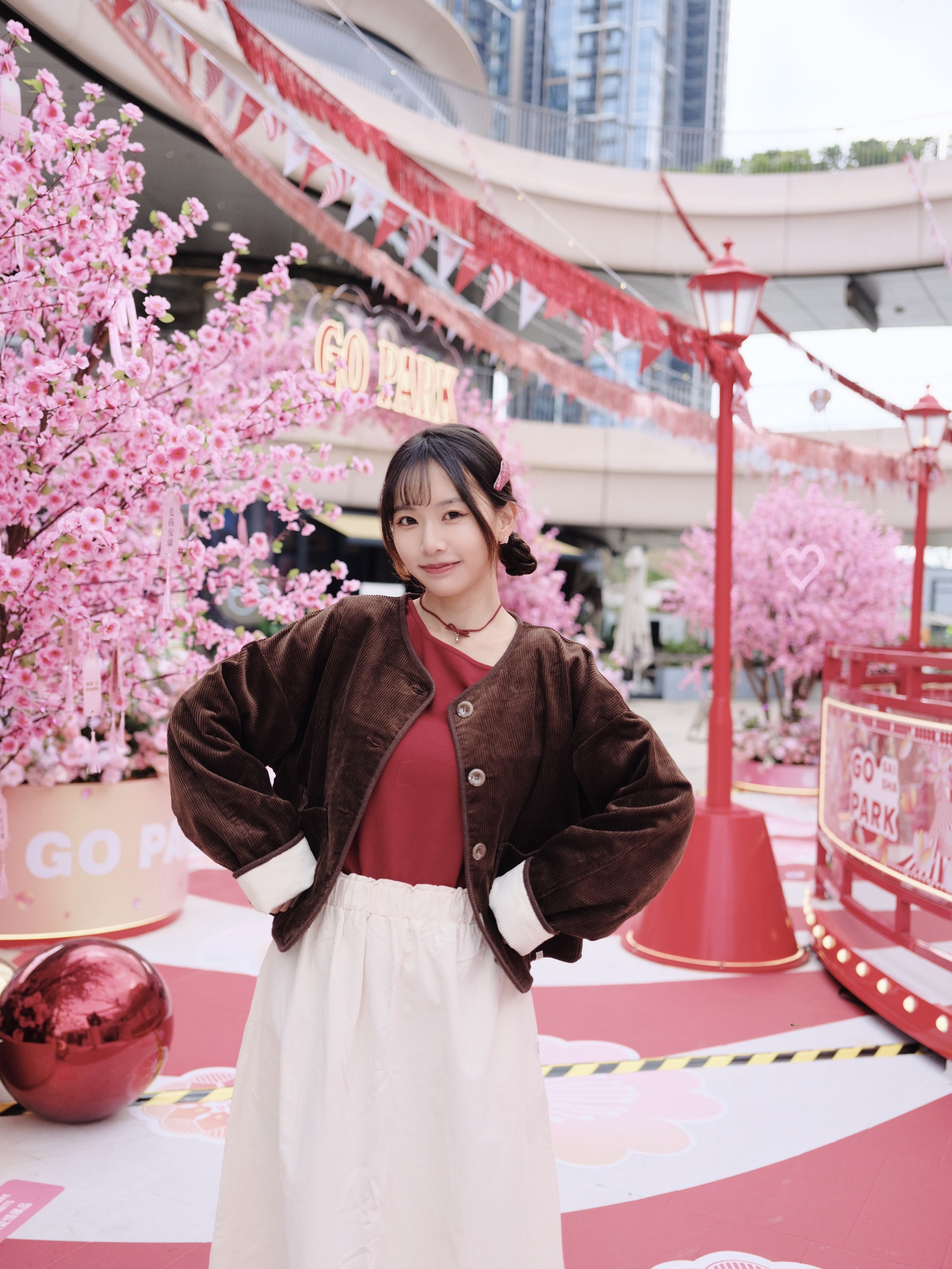 三色 / 燈芯絨圓領拼色摺袖外套 / Two-Tone Sleeve Corduroy Boxy Jacket