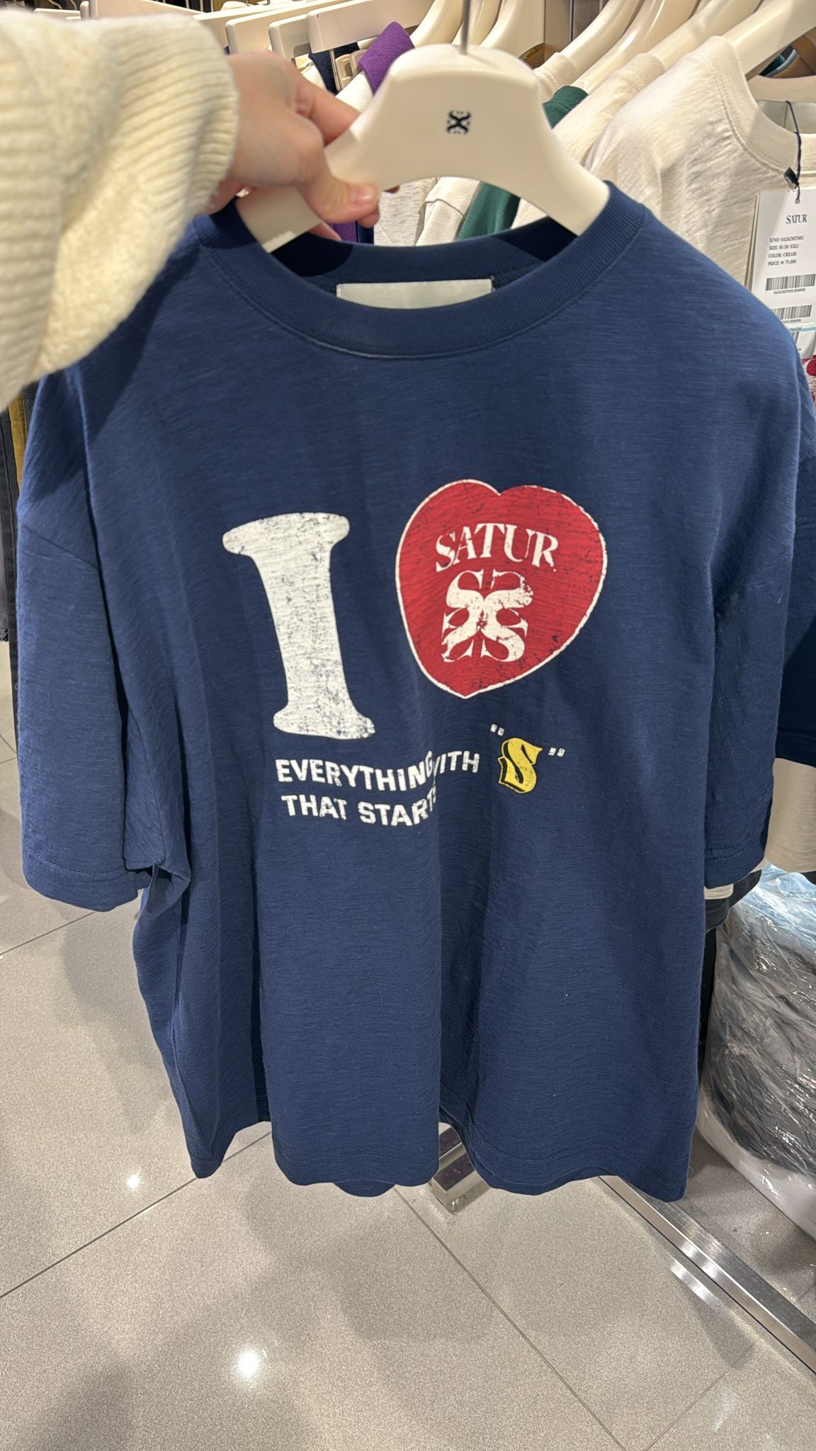 Satur｜官網未上架新款I Love Satur T-Shirt SA262MTS05 [2 colors]