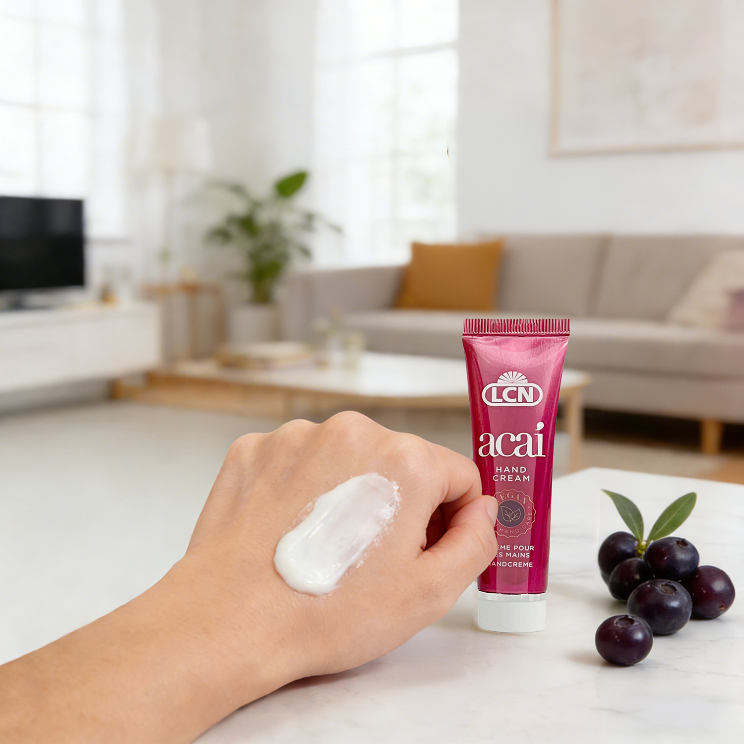 LCN 巴西紫莓保濕護手霜, 30ml