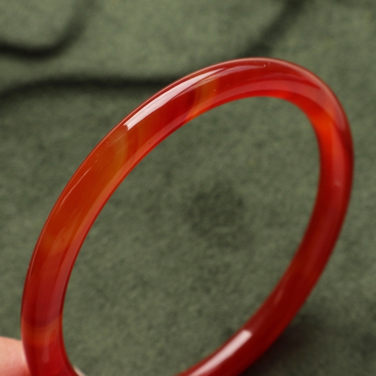 【天然石水晶手鐲】圈口尺寸56～57 紅紋瑪瑙細圓條