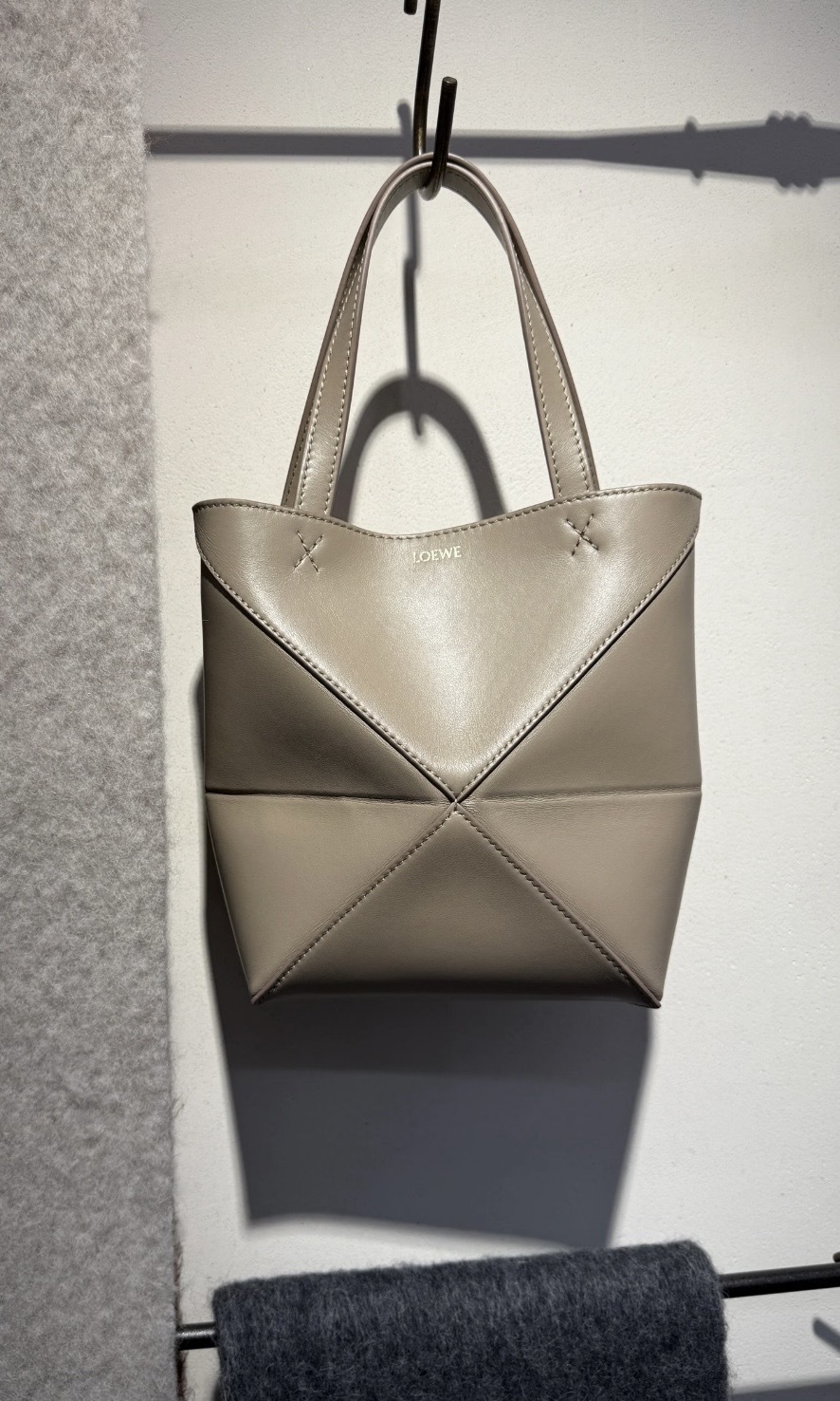 LOEWE fold medium 沙色