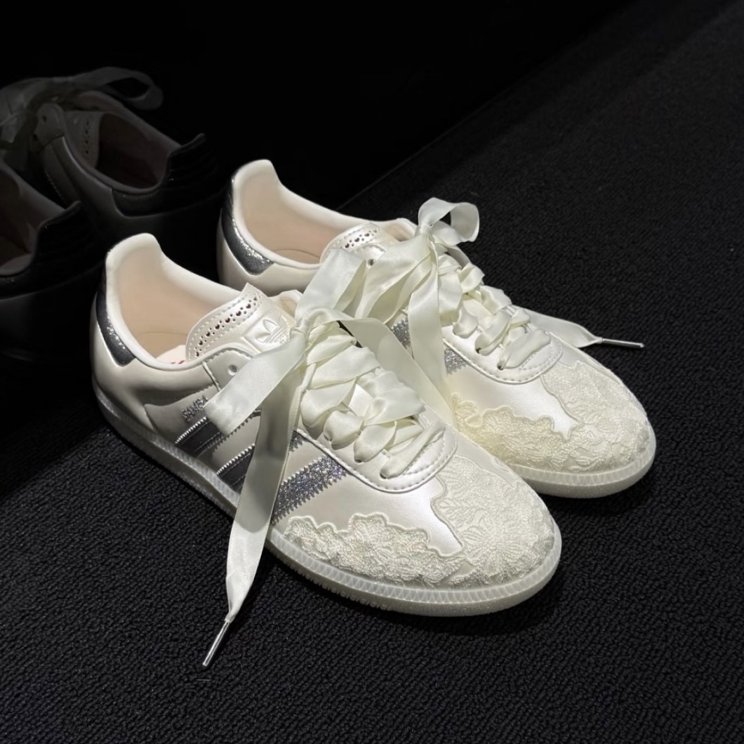 ADIDAS ORIGINALS SAMBA OG 銀色閃粉 蕾絲花紋 緞面 米白 休閒鞋 森巴 女鞋 HP3658