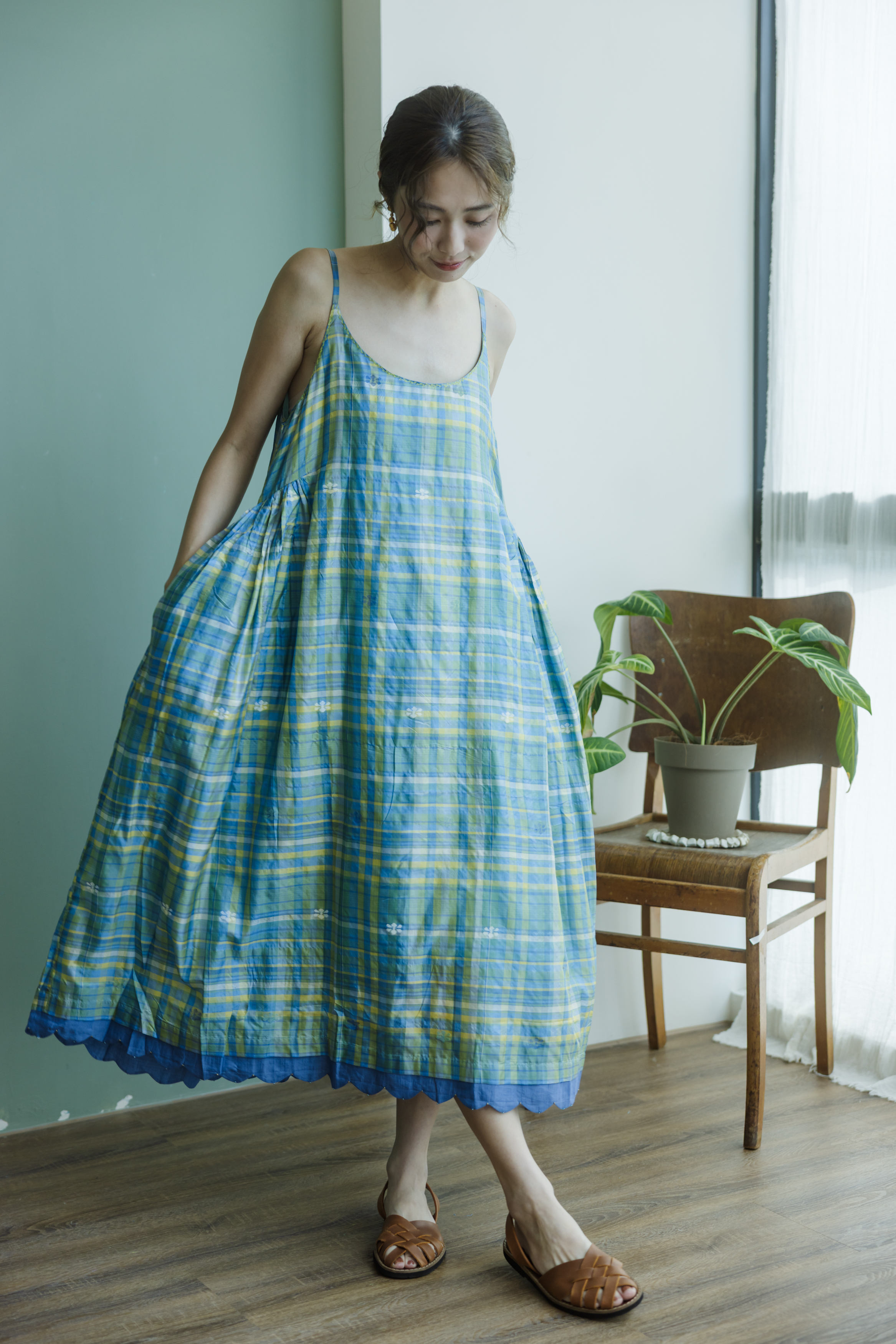 【karnam】細肩帶手織絲Jamdani洋裝 藍綠格