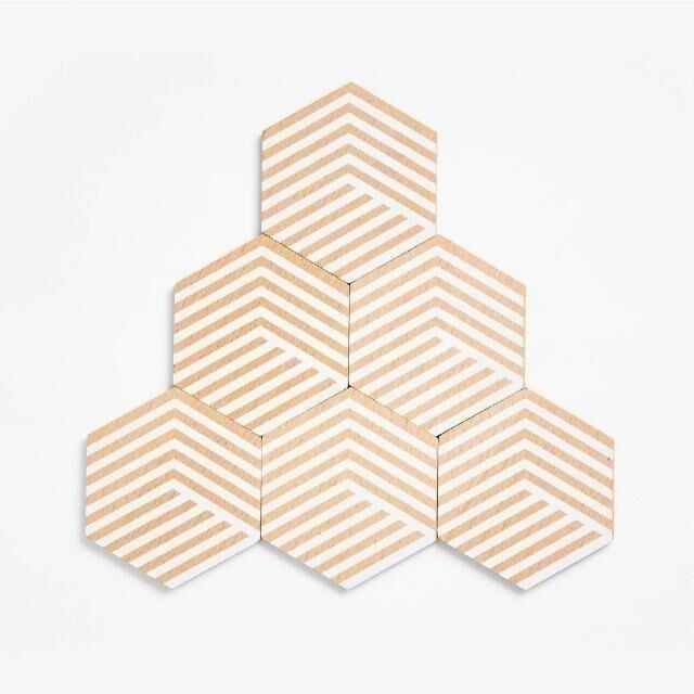 Bower Studio-牆面磁磚杯墊，從簡約到活潑的色彩供選擇。