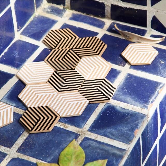 Bower Studio-牆面磁磚杯墊，搭建趣味十足的馬賽克圖案。