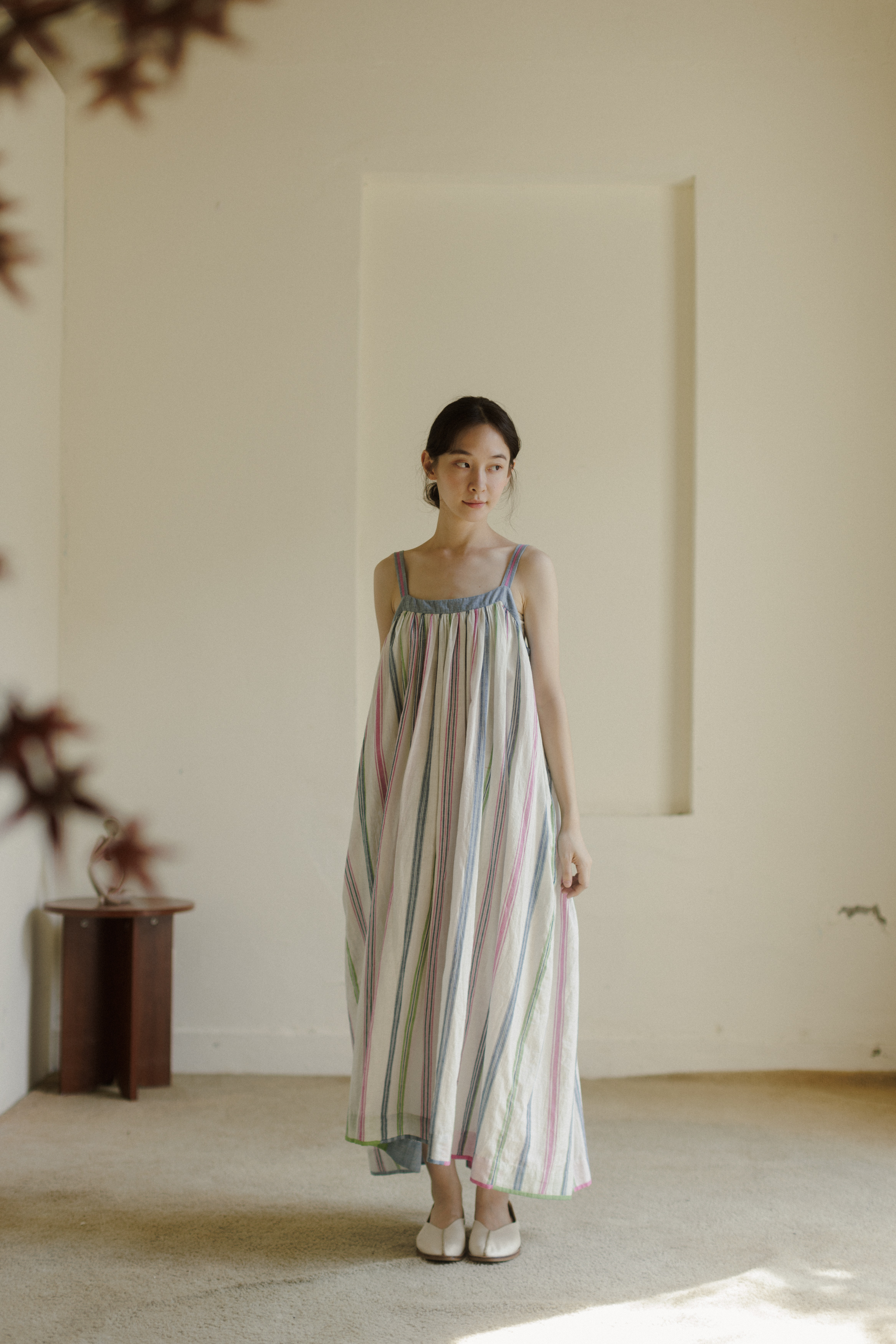 【karnam】無袖手織布洋裝_白底條紋