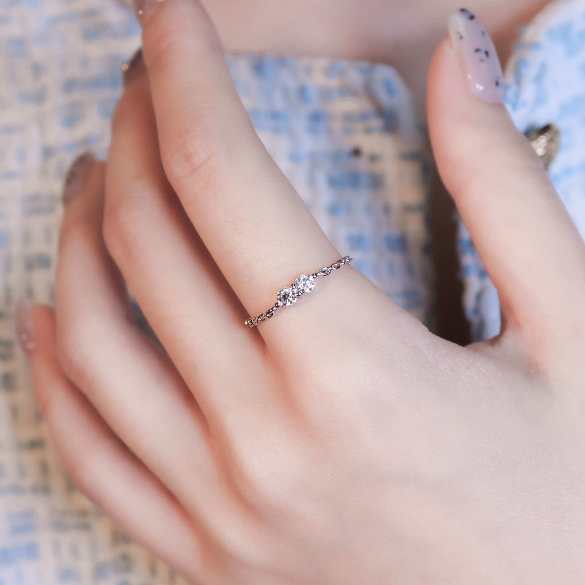 | 925純銀・厚鍍白金・莫桑石 | 鑽光下的我們戒指  | RI1055 |