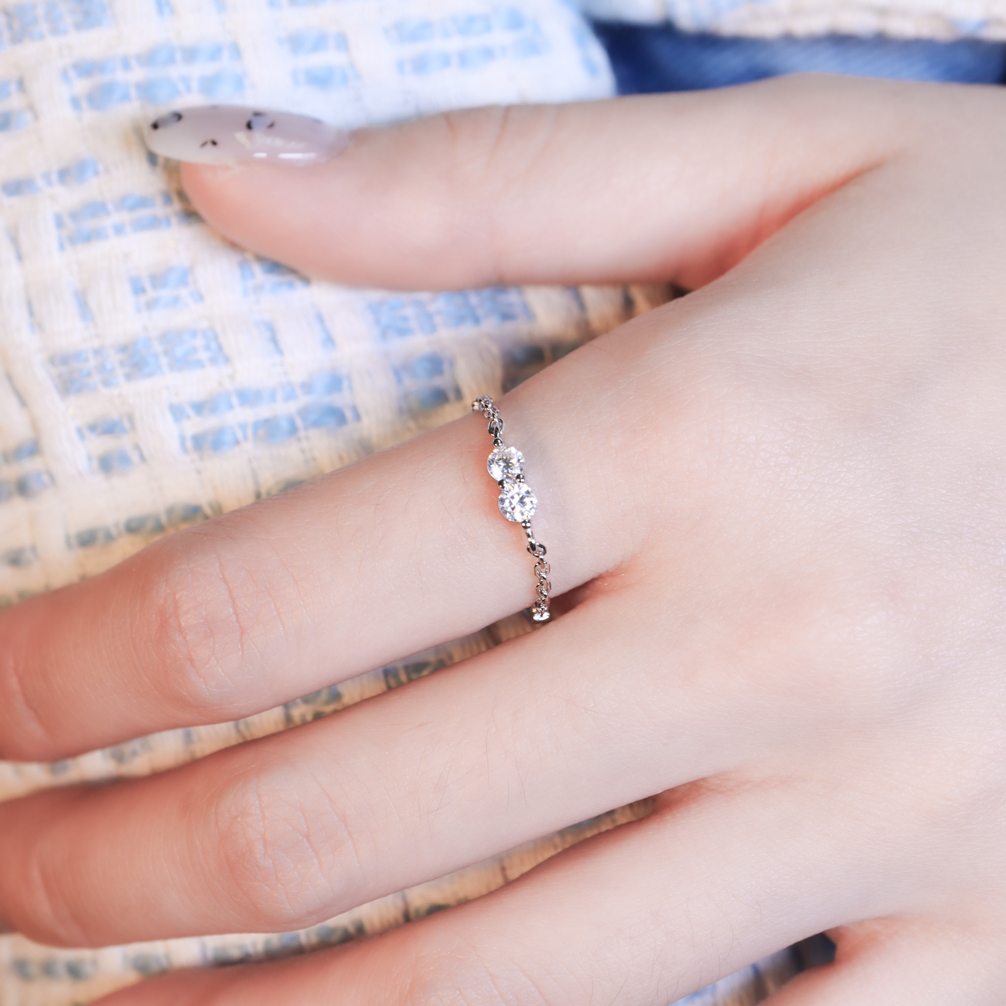 | 925純銀・厚鍍白金・莫桑石 | 鑽光下的我們戒指  | RI1055 |