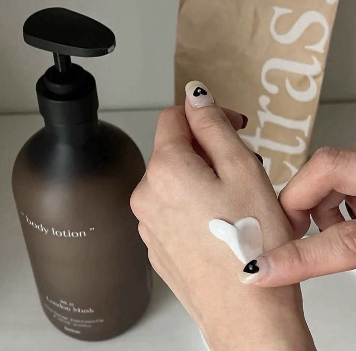 <缺貨隨時下架⚡️> 🇰🇷Hetras-飯店療癒身體乳1013ml（共2款）