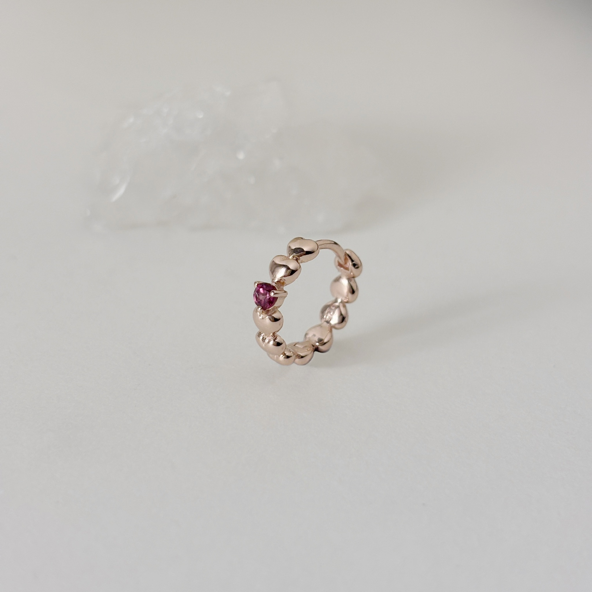 整圈澎澎愛心玫瑰石榴石耳圈