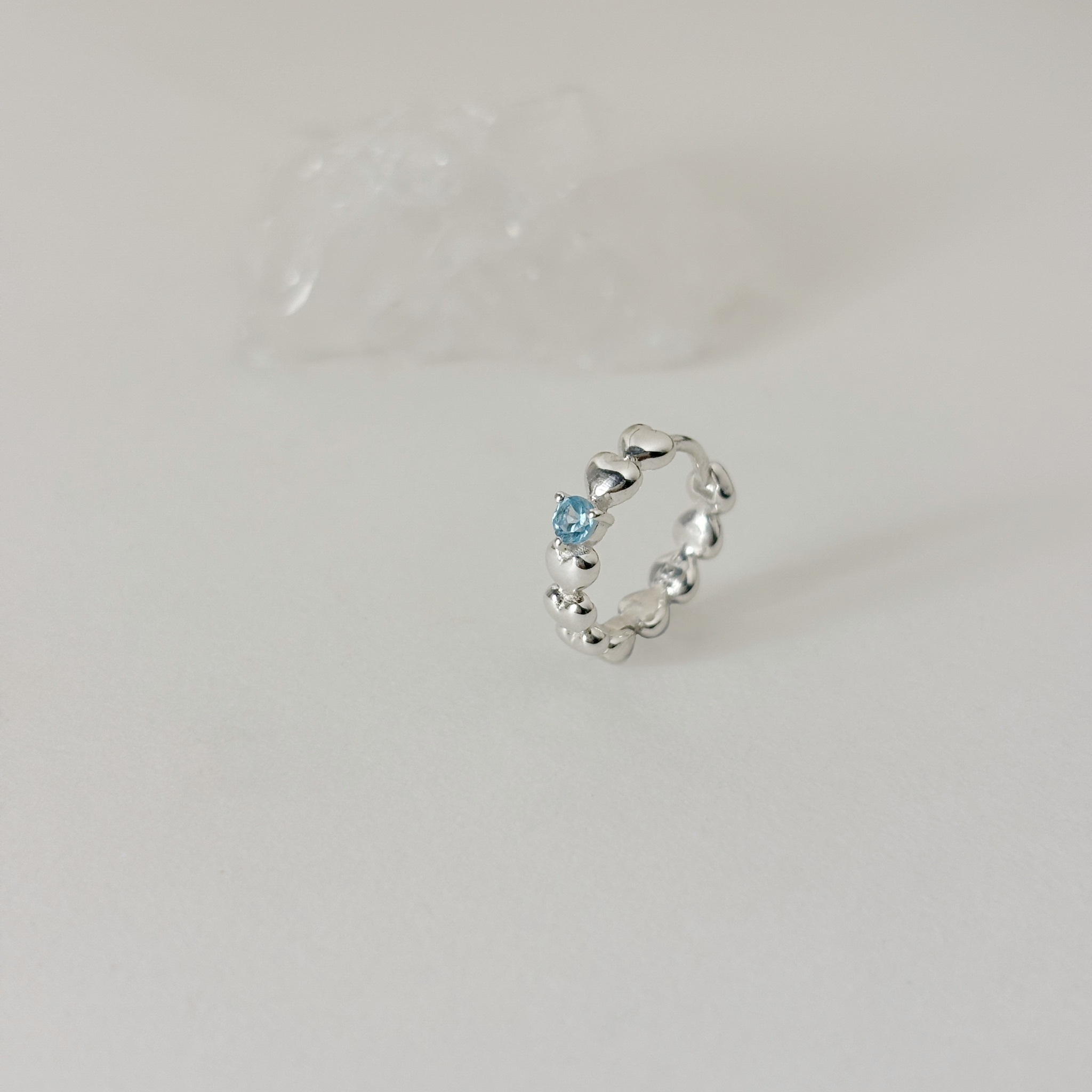 整圈澎澎愛心瑞士藍托帕石耳圈