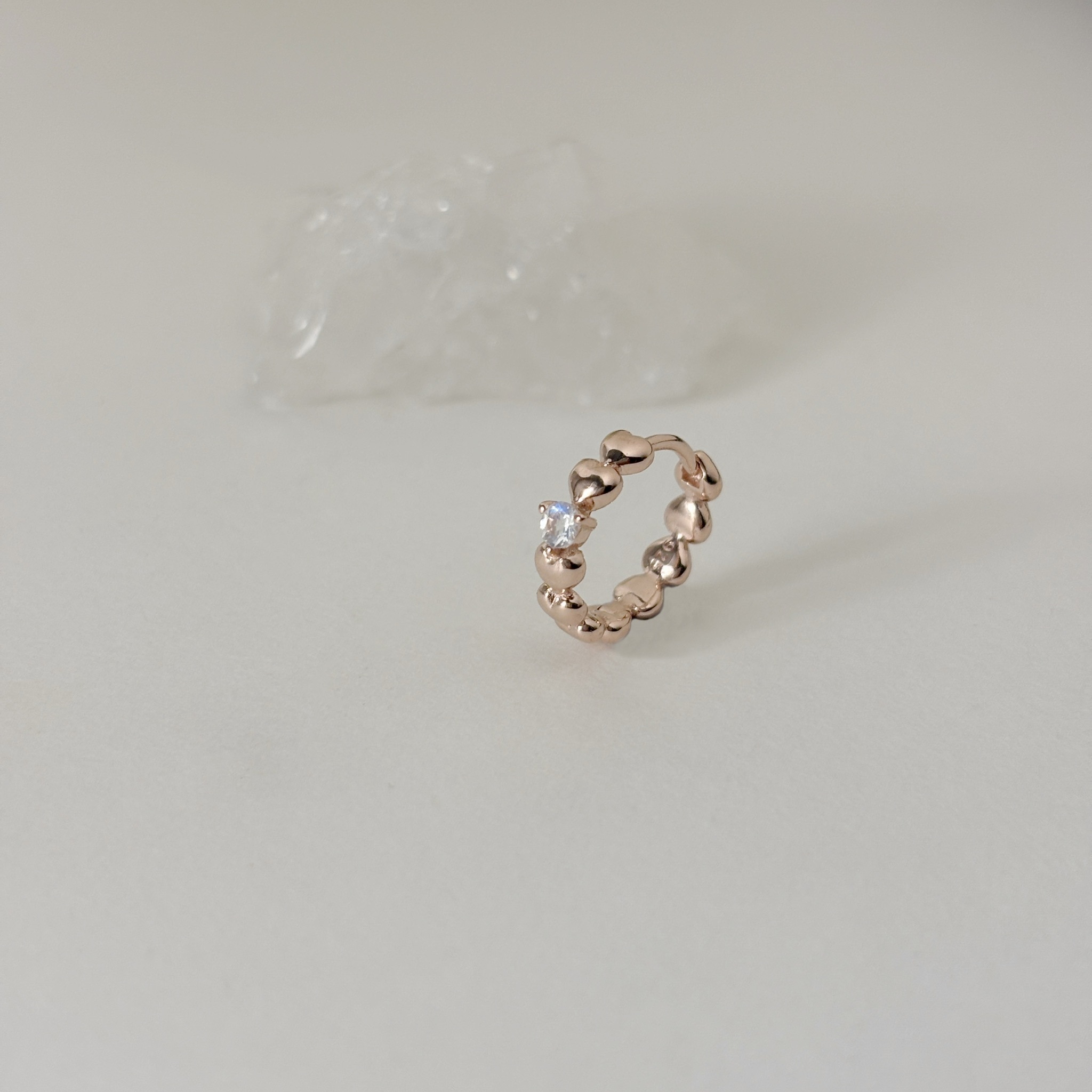 整圈澎澎愛心月光石耳圈