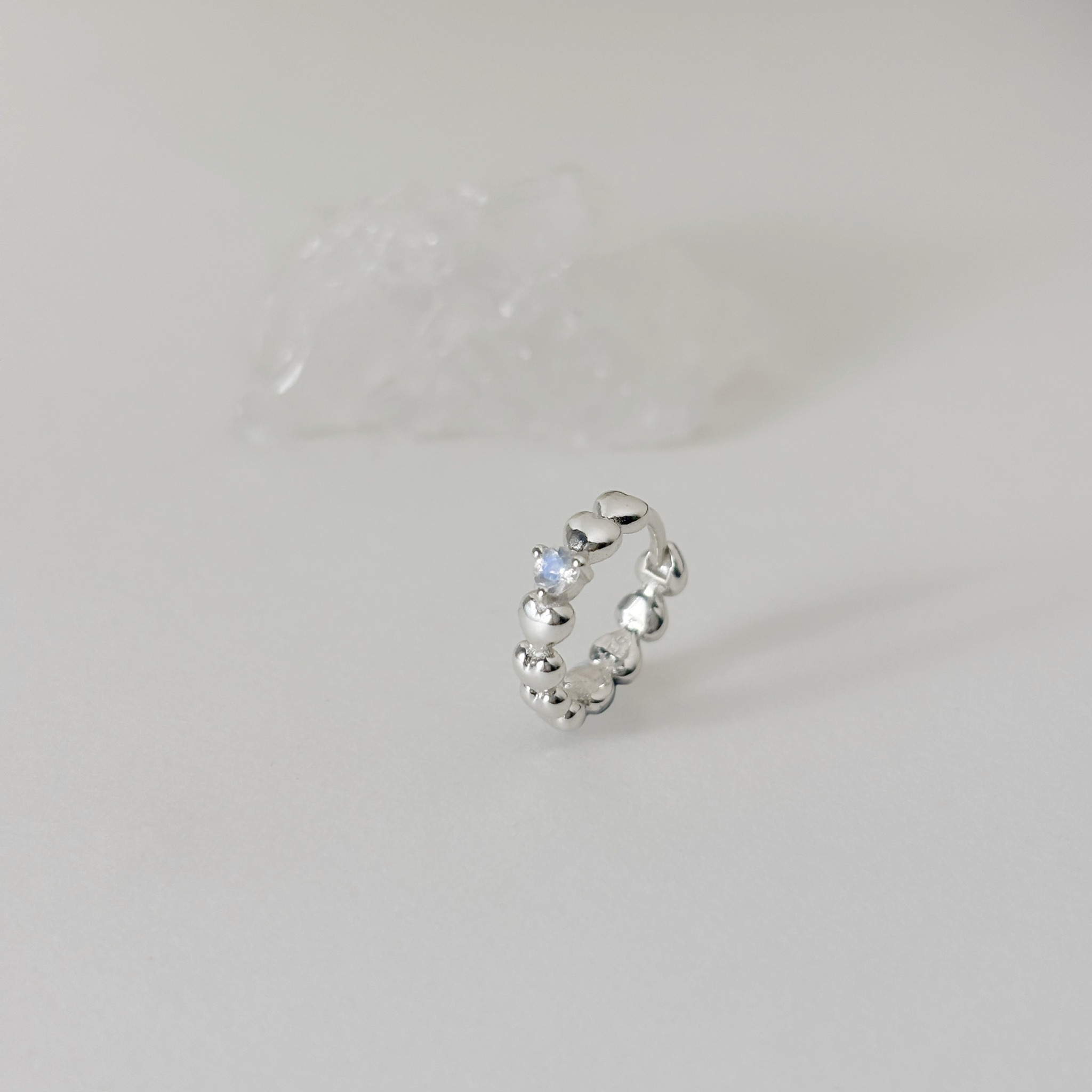 整圈澎澎愛心月光石耳圈