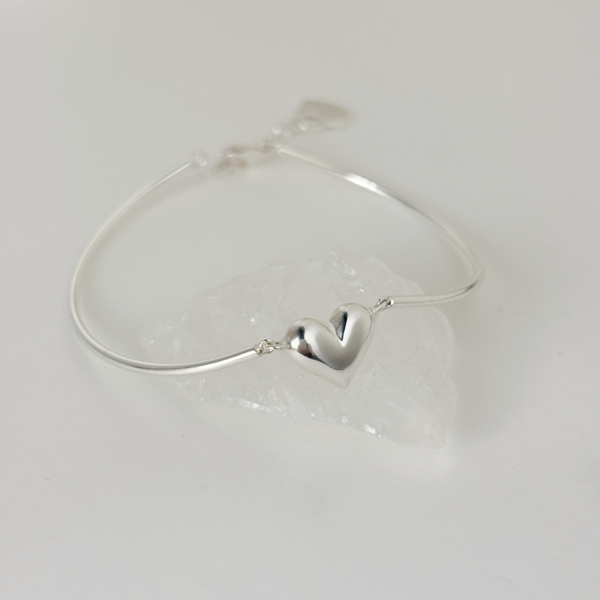 簡約澎澎愛心半硬式手鐲