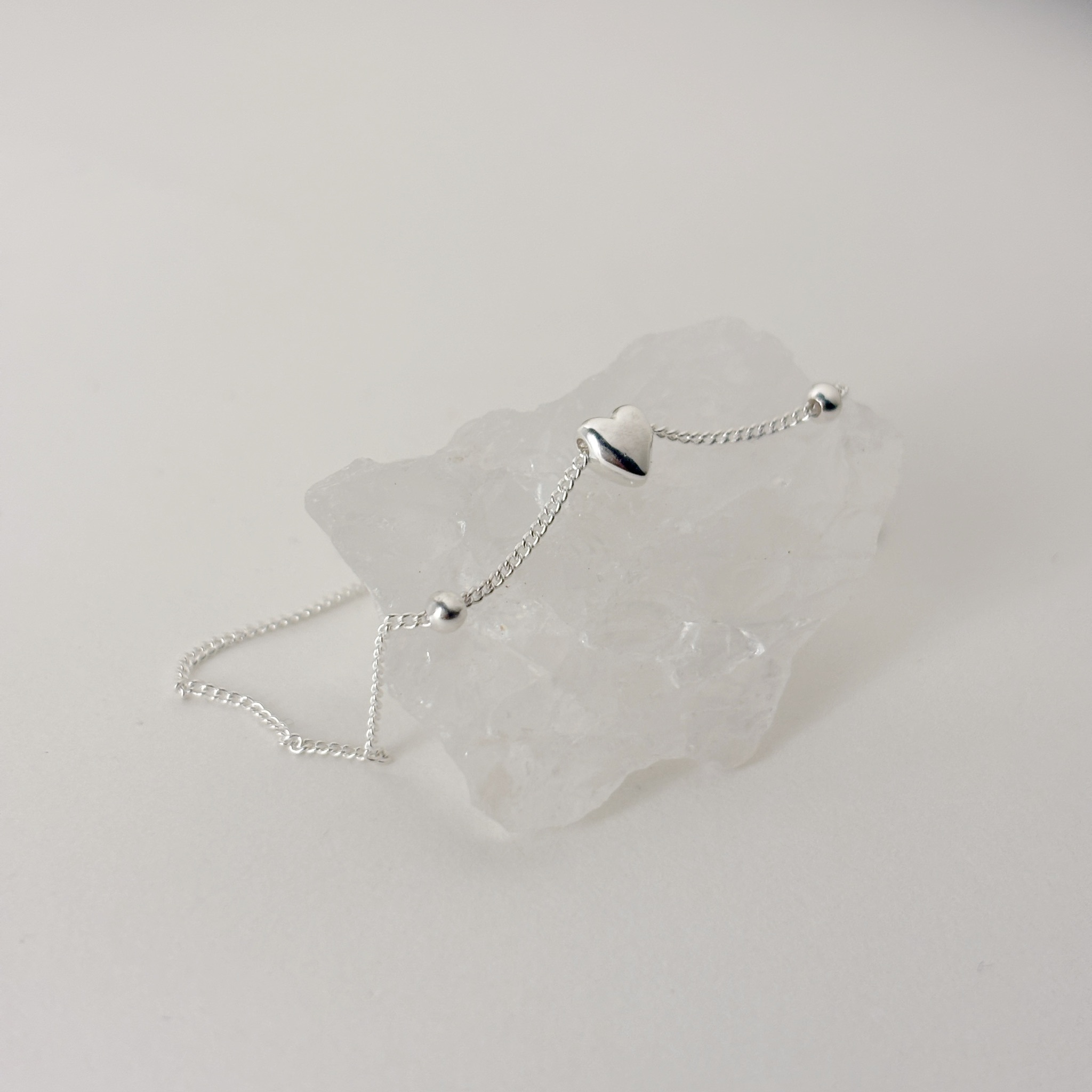 澎澎小珠愛心細古巴手鏈