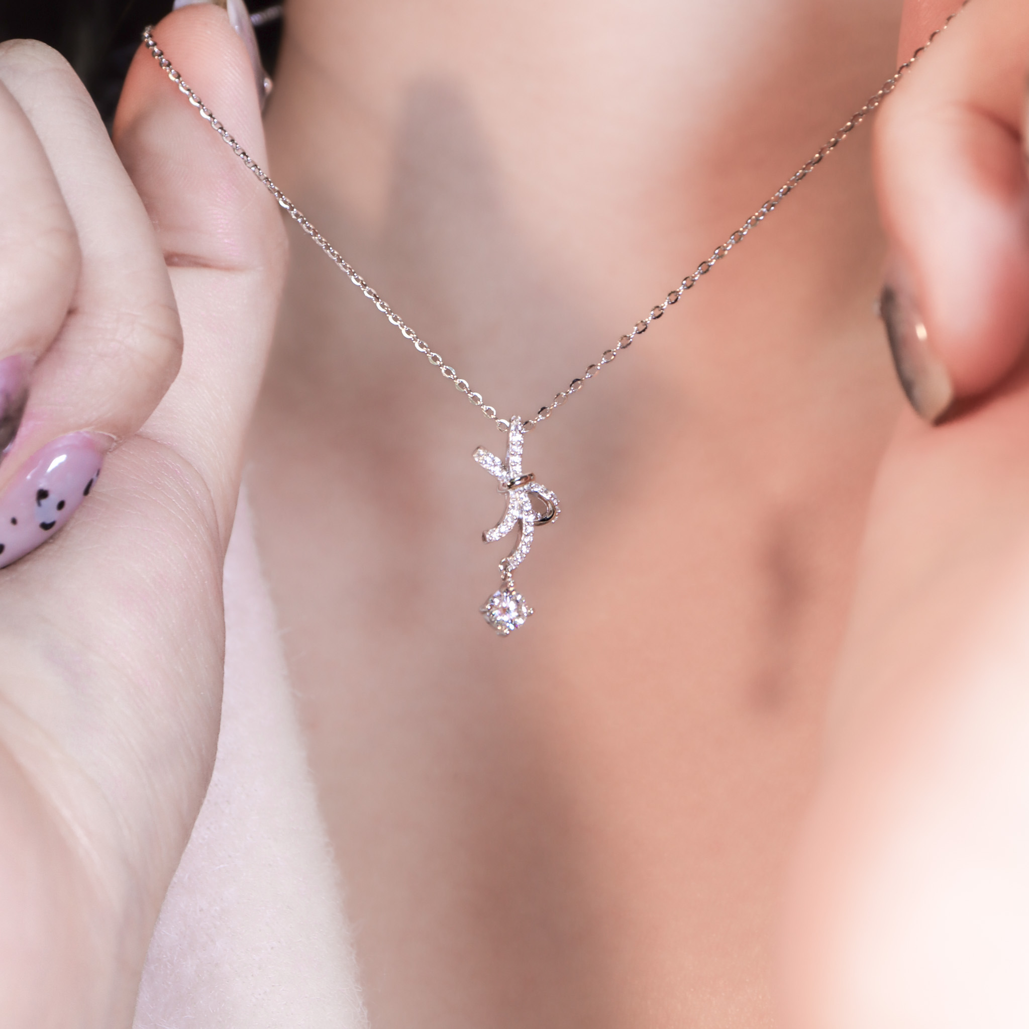 | 925純銀・厚鍍白金・莫桑石 | 鑽光續集心願結項鍊 | NE1589 |