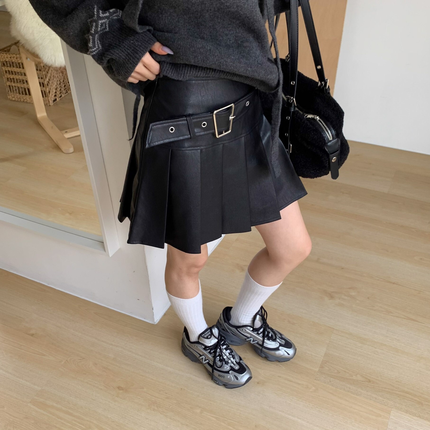 ISA_辣妹當家 必備美式皮帶設計百褶皮短裙_61023