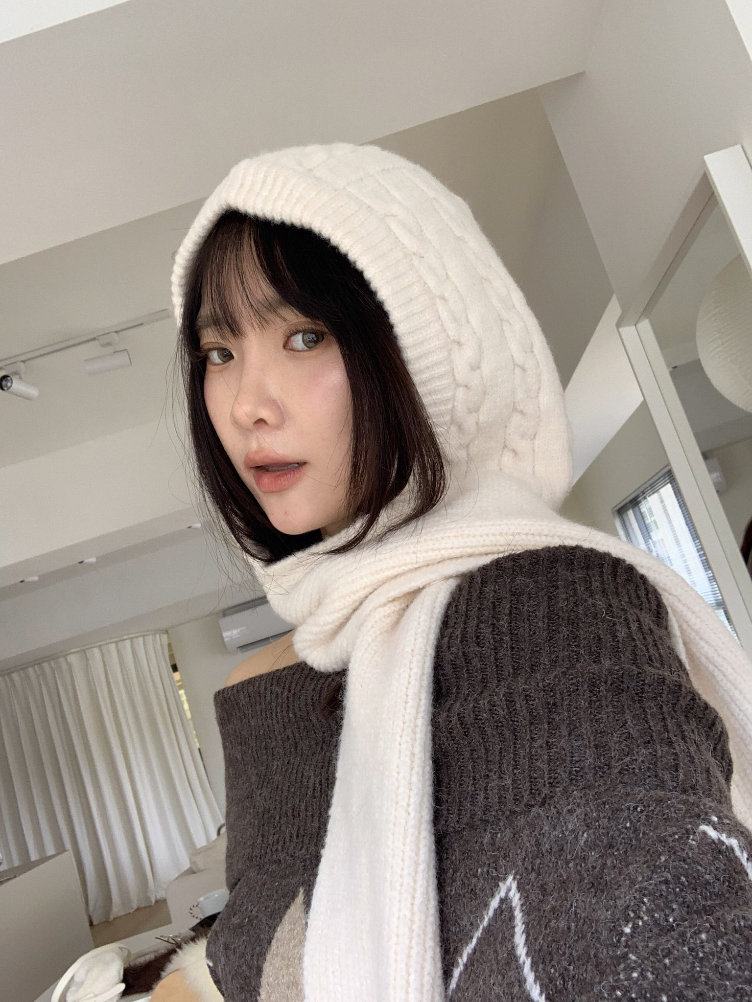 ISA_(一次解決)冬天只要它! 麻花針織連帽圍巾_61033