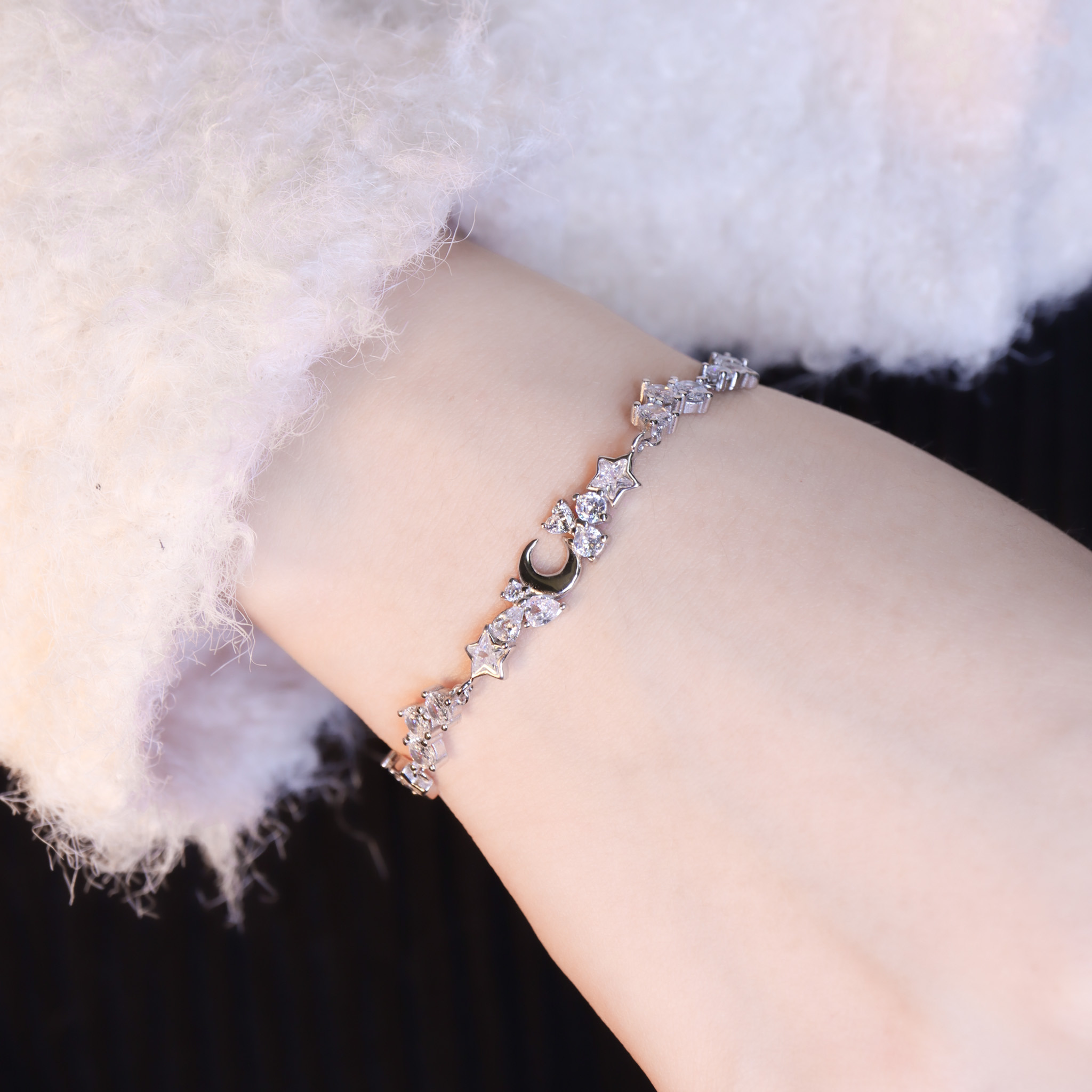 | 925純銀・厚鍍白金 | 捧著星光遇見你手鏈 | BR1507 |