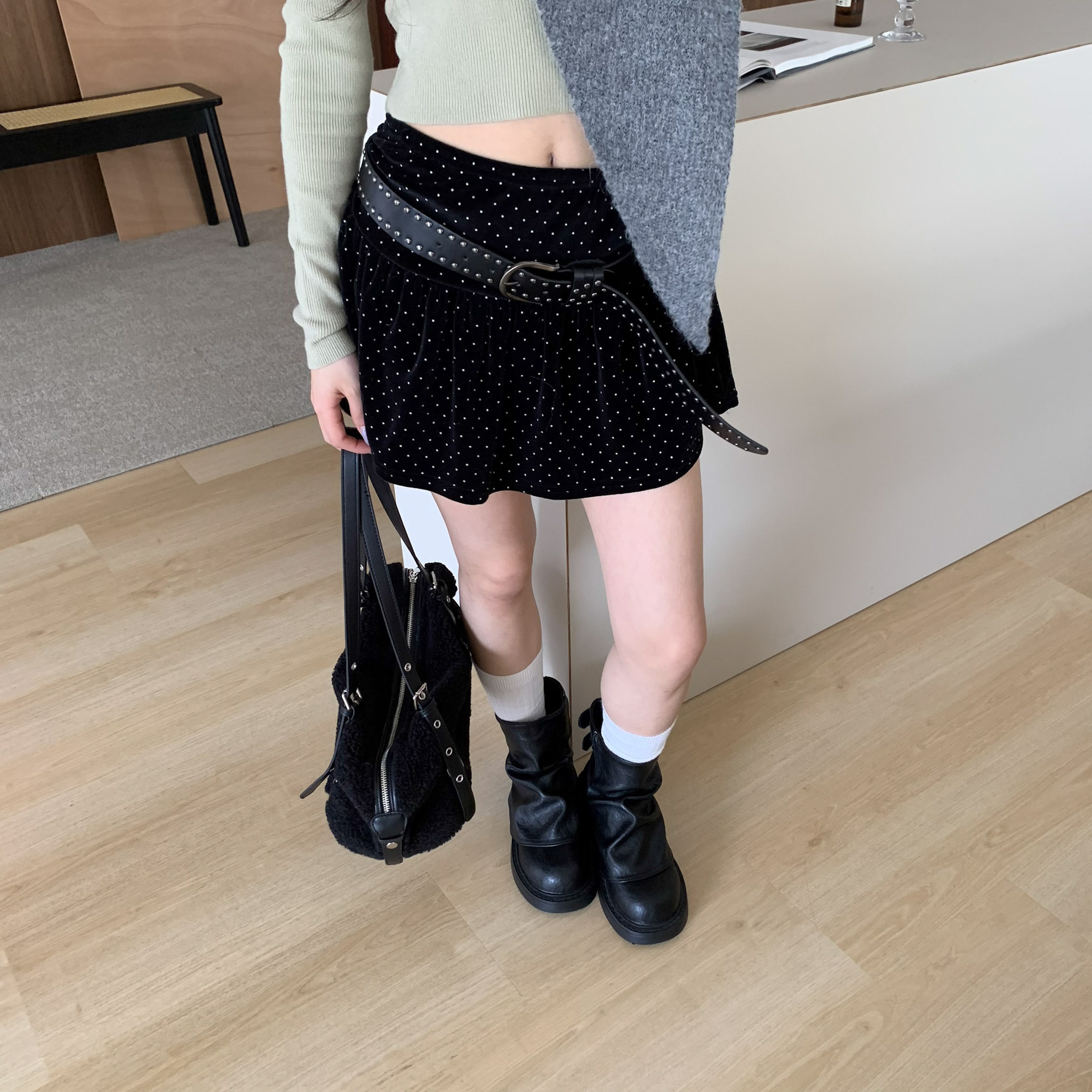 ISA_Korea-一眼心動! 波點絲絨花苞短裙_61038