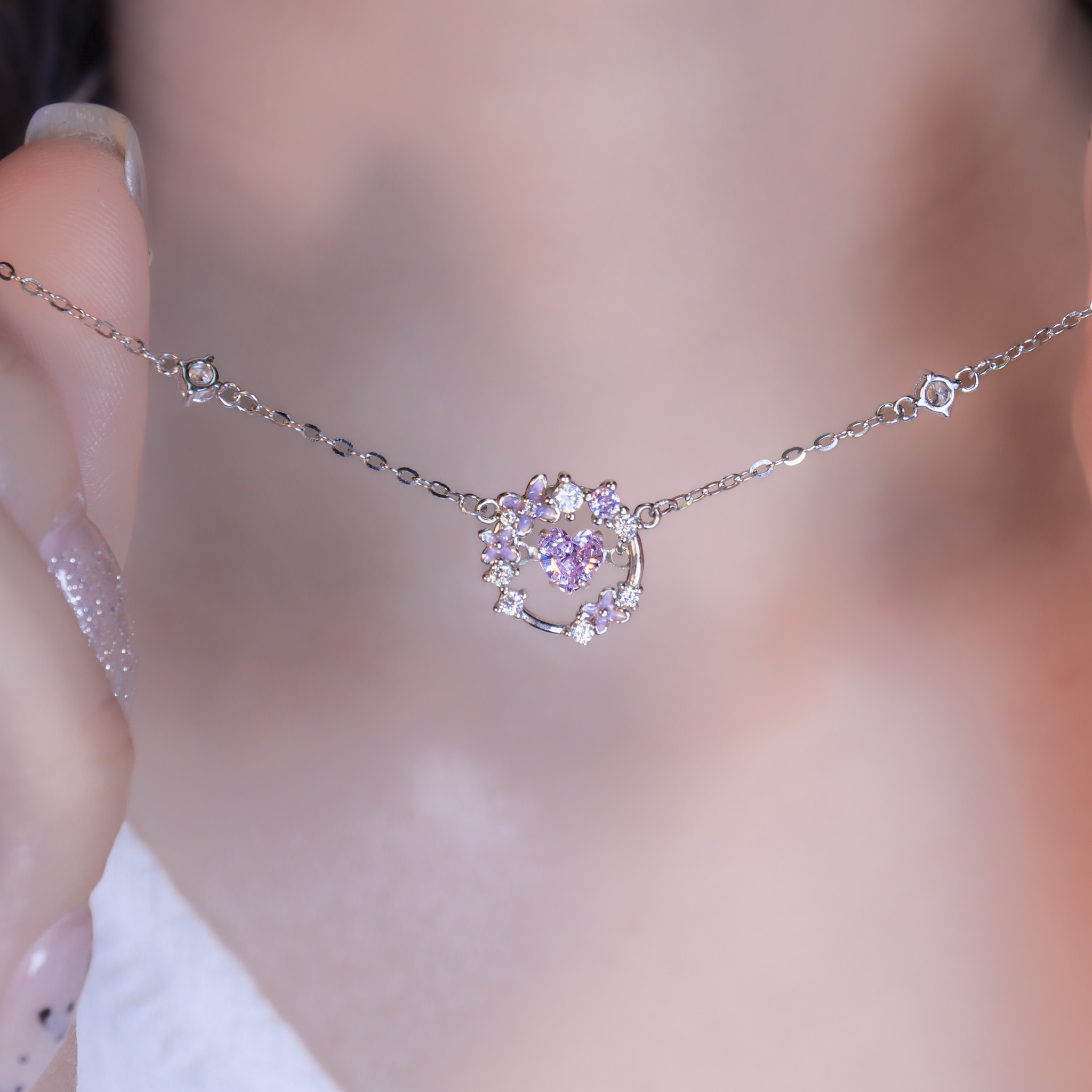 | 925純銀・白金 | 懸浮漫紫花漾心動項鍊 | NE1591 |