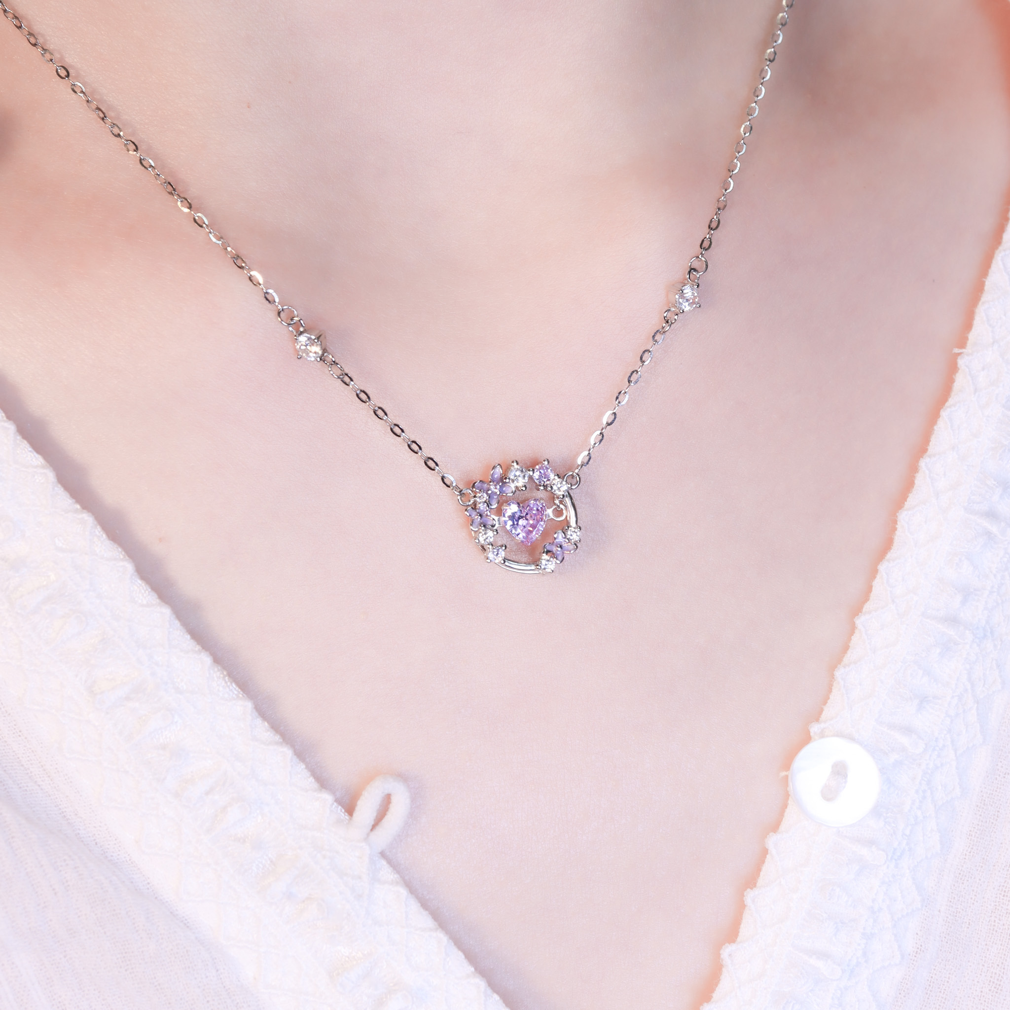 | 925純銀・白金 | 懸浮漫紫花漾心動項鍊 | NE1591 |