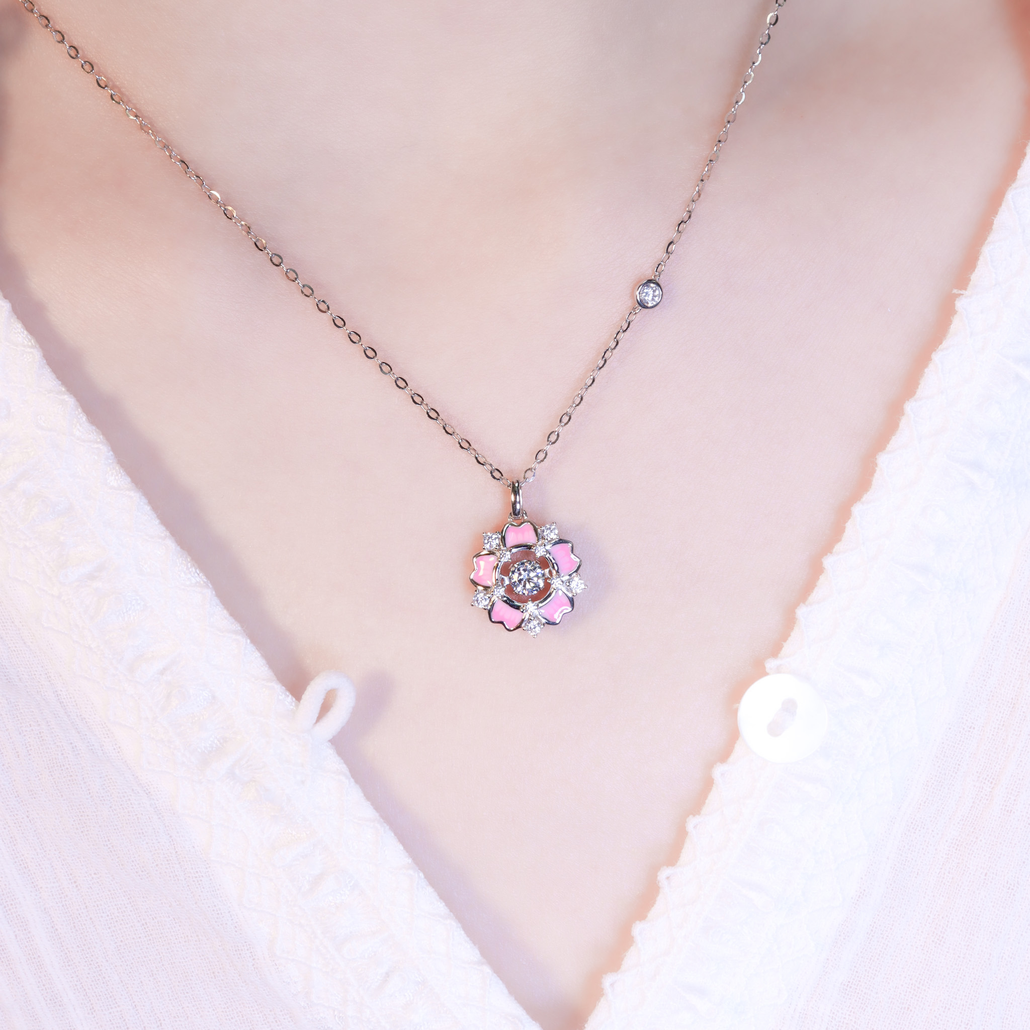 | 925純銀・厚鍍白金 | 懸浮漫櫻下的我們項鍊 | NE1592 |