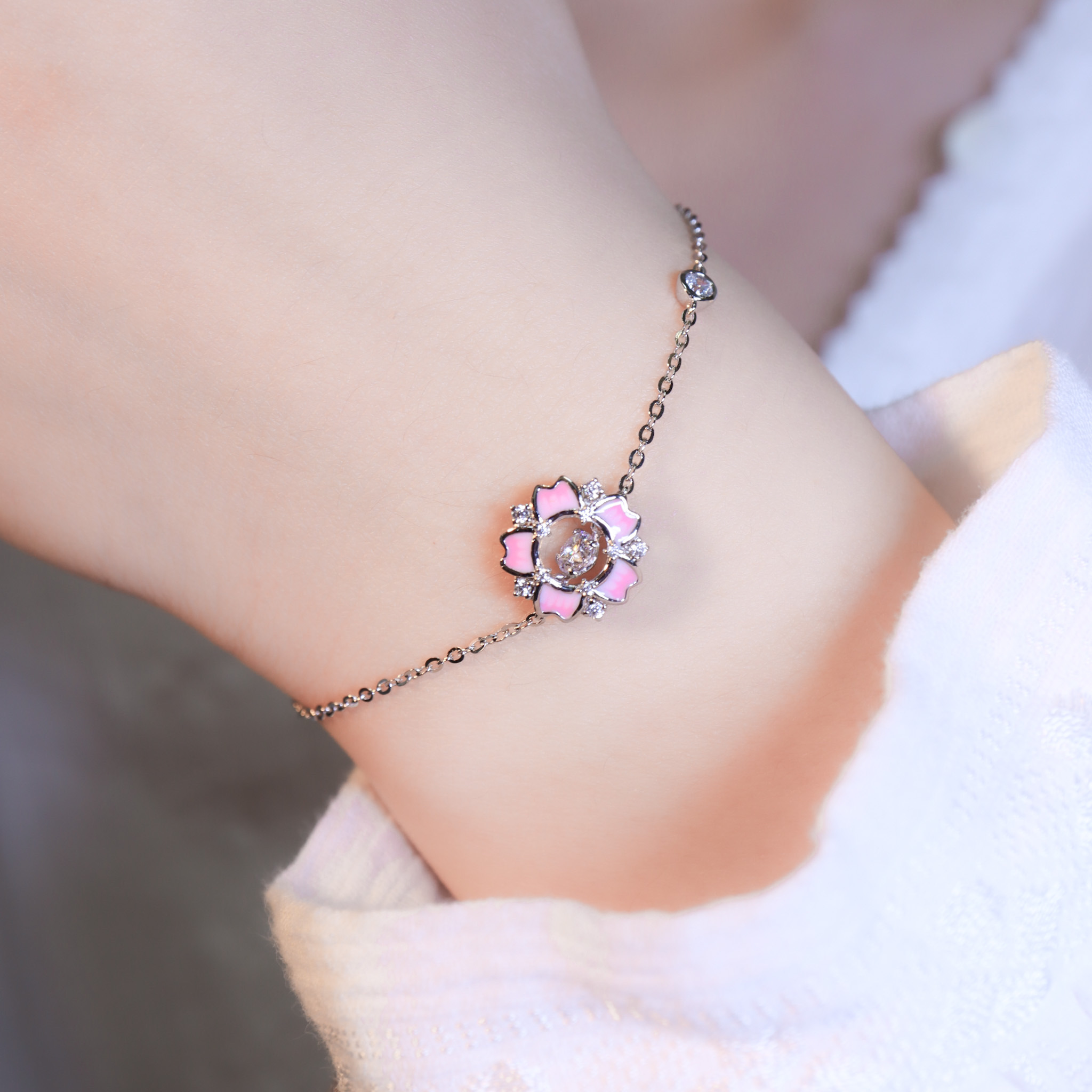 | 925純銀・厚鍍白金 | 懸浮漫櫻下的我們手鏈 | BR1508 |