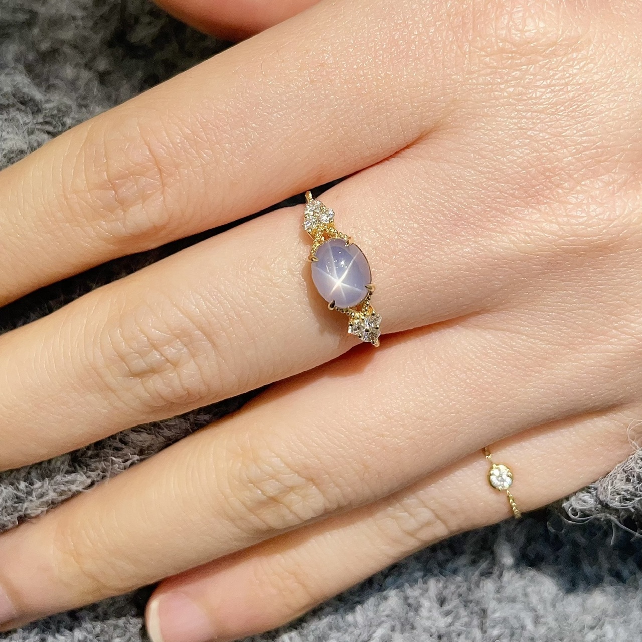 18K黃金稀有藍紫色星光藍寶石鑽石戒指 (帶寶石證書)