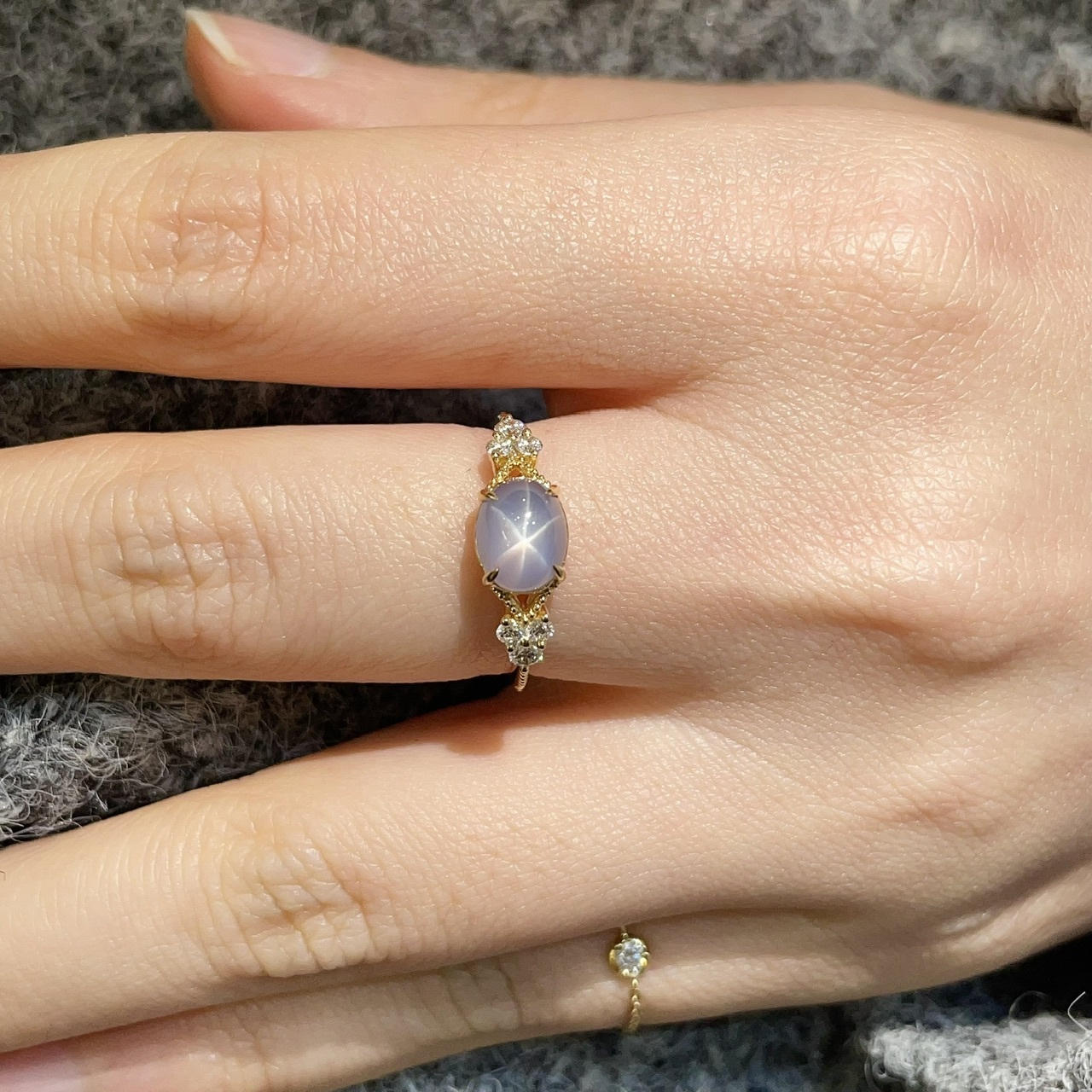 18K黃金稀有藍紫色星光藍寶石鑽石戒指 (帶寶石證書)