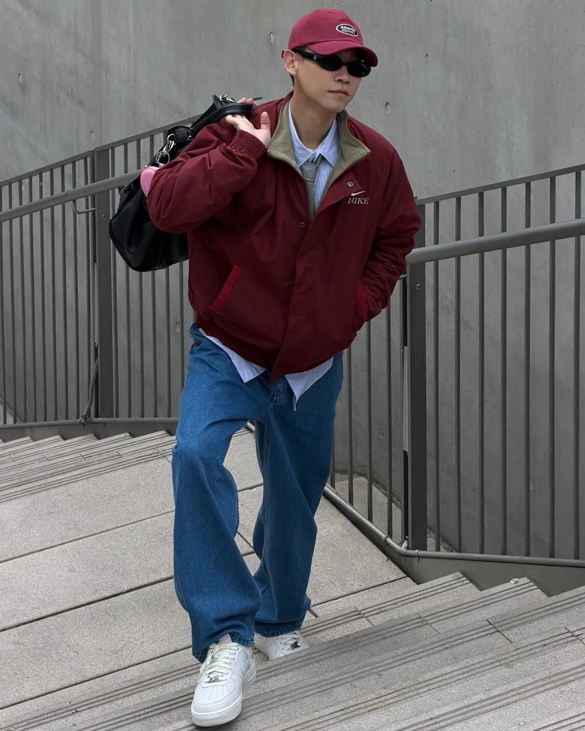 <馬年限定!!> NIKE CLUB FW25 立領夾克 刺繡 外套 酒紅色