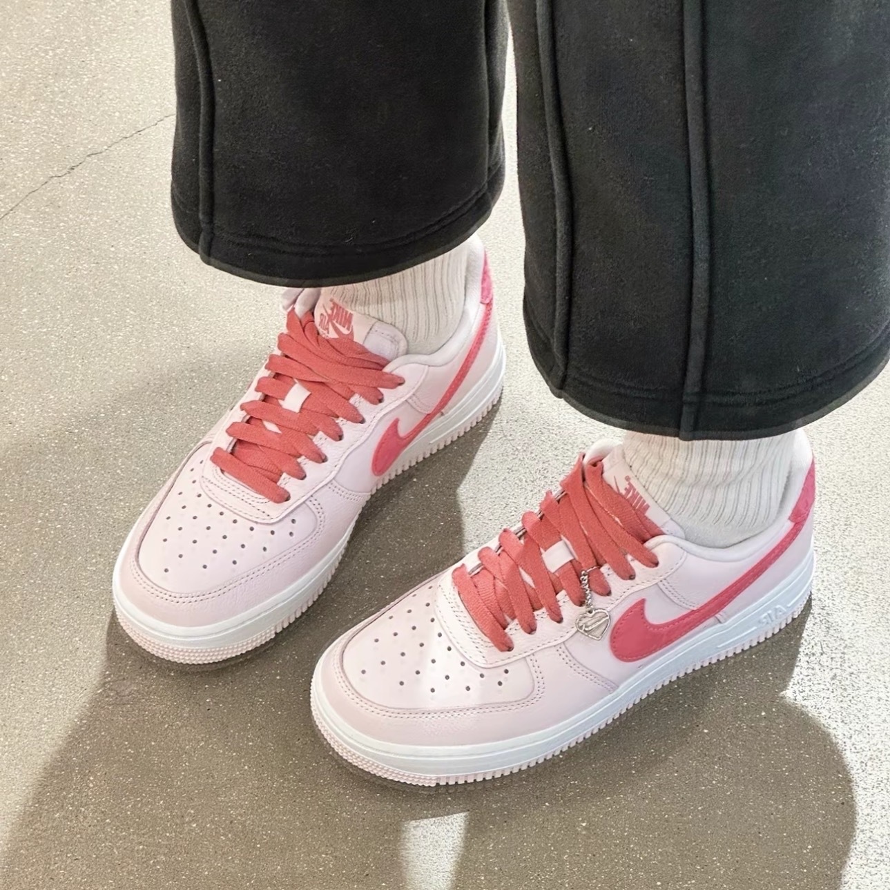 NIKE AIR FORCE 1 "VALENTINE'S DAY " 白粉 情人節 休閒鞋 女鞋 IO8755-600