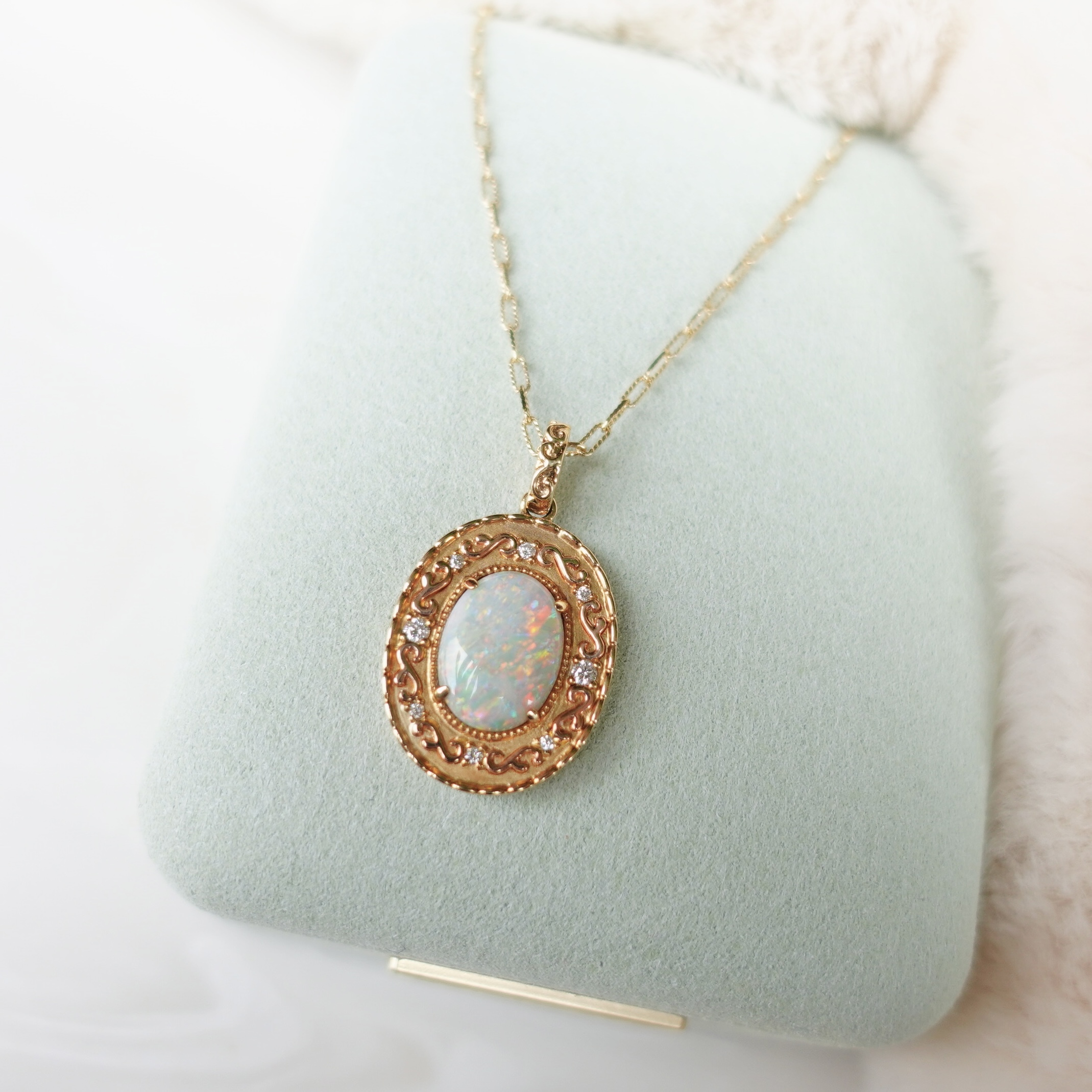 18K金澳洲Opal鑽石開口扣吊墜-浮雕