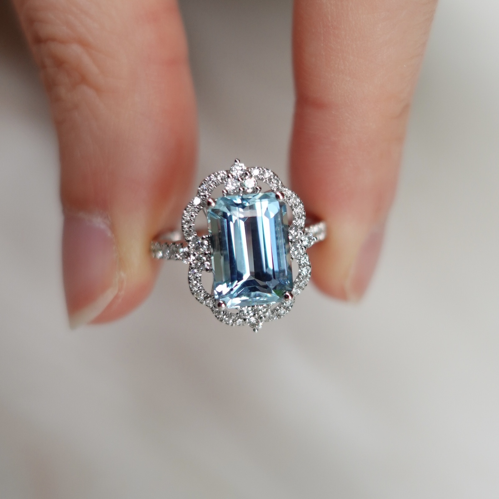 3.05ct海藍寶石18K金鑽石戒指 (帶GUILD證書)