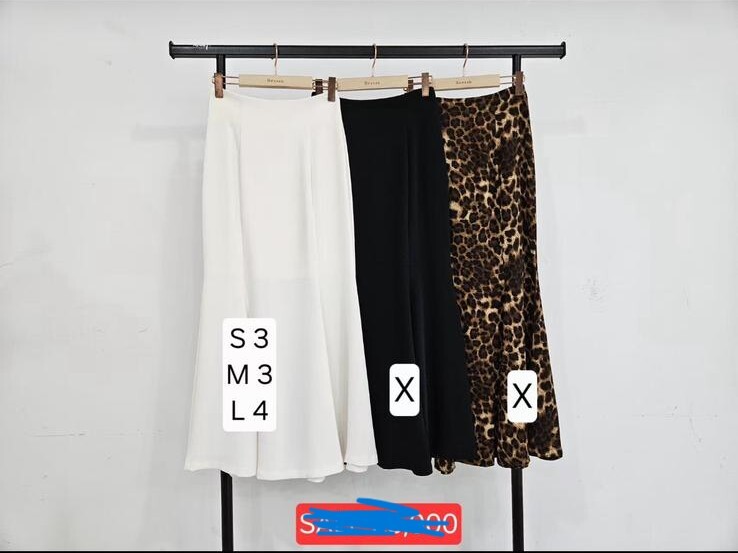 HS25 S:腰 26 HIP 38 長 37 M:腰 27HIP 39長 37L:腰 28HIP 40長 37$499 (一口價)