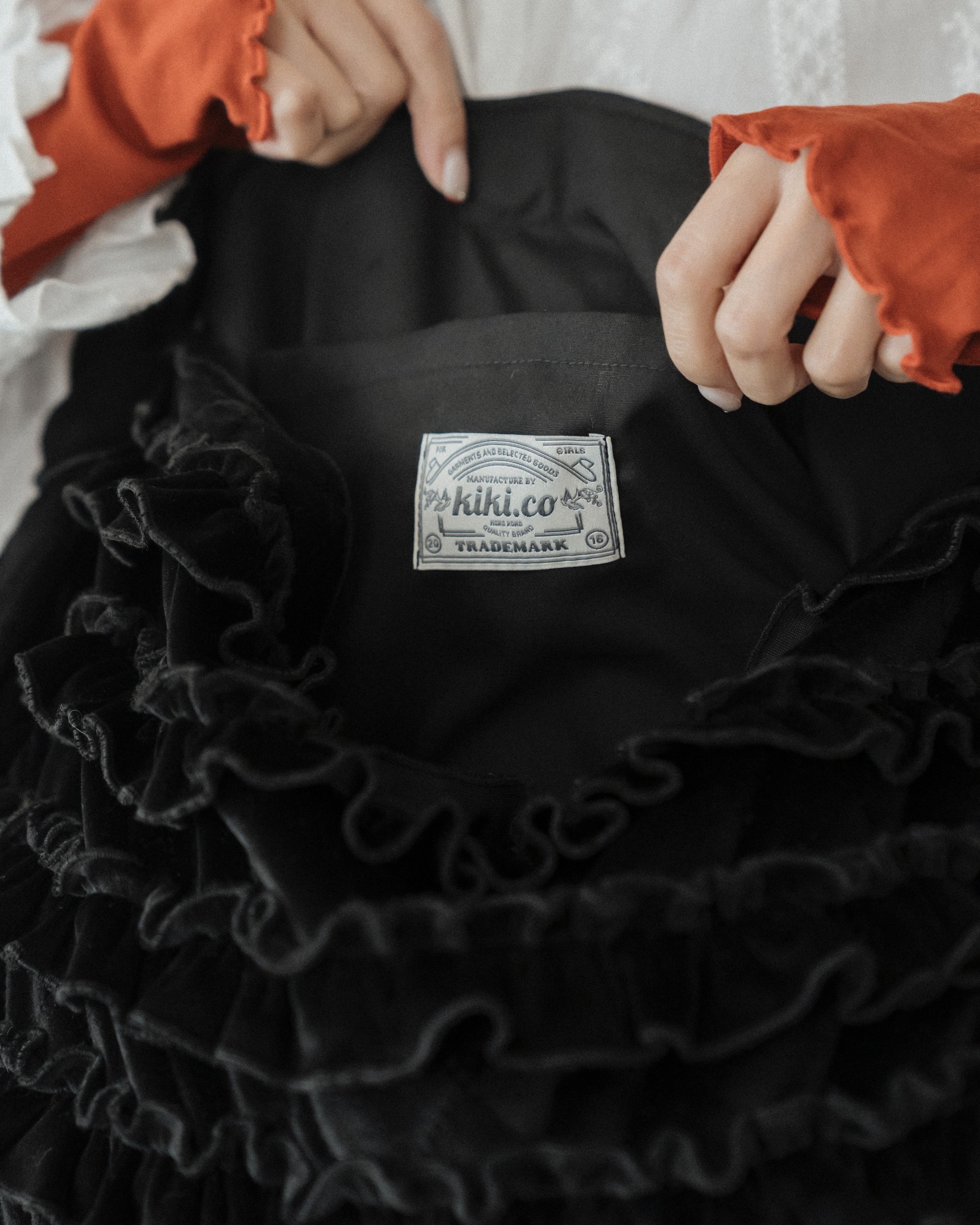 【 Kiki.co Made 】Velvet Quilted Ruffle Layer Crossbody Bag