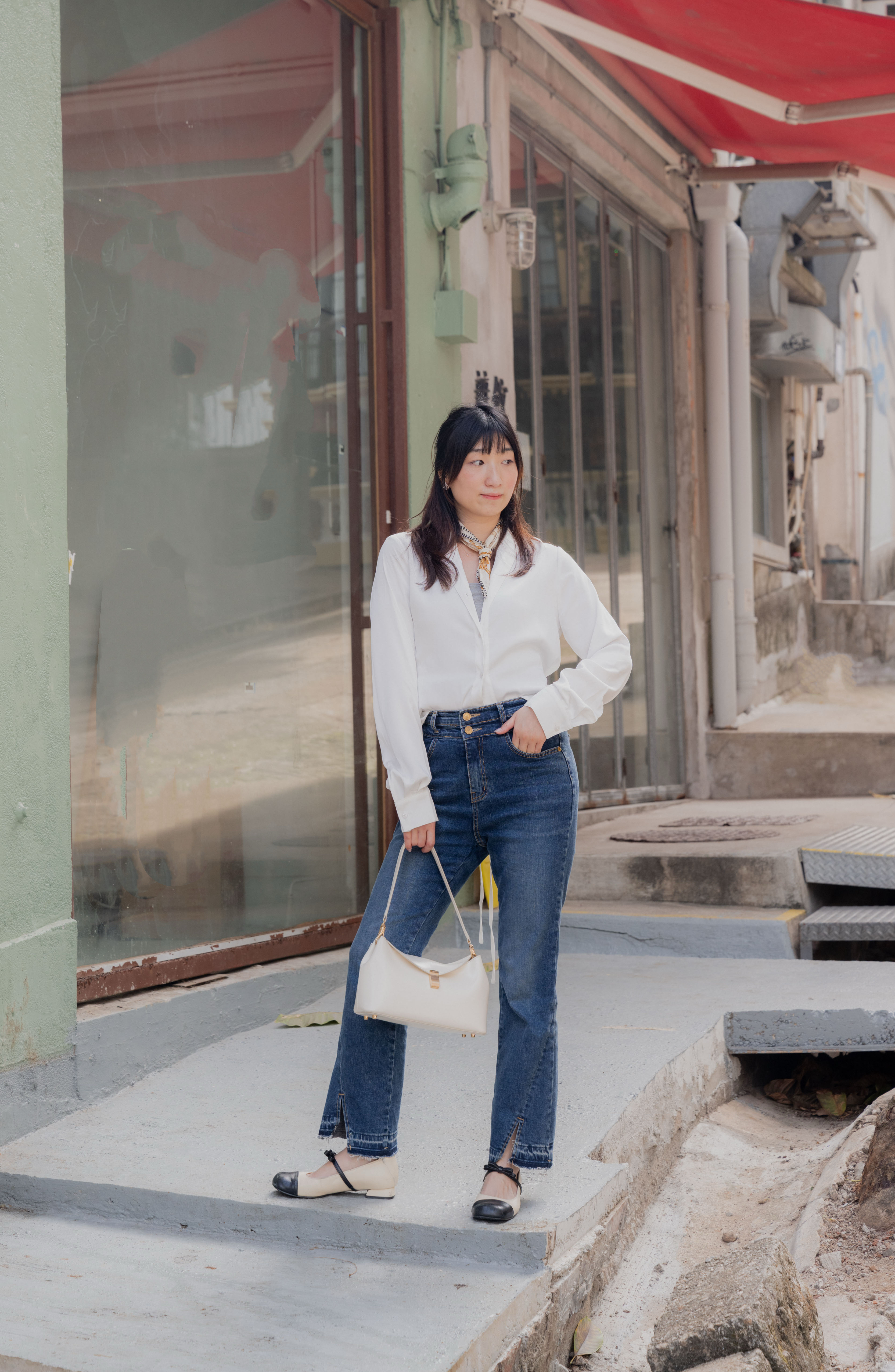 經典翻領垂墜絲緞恤衫