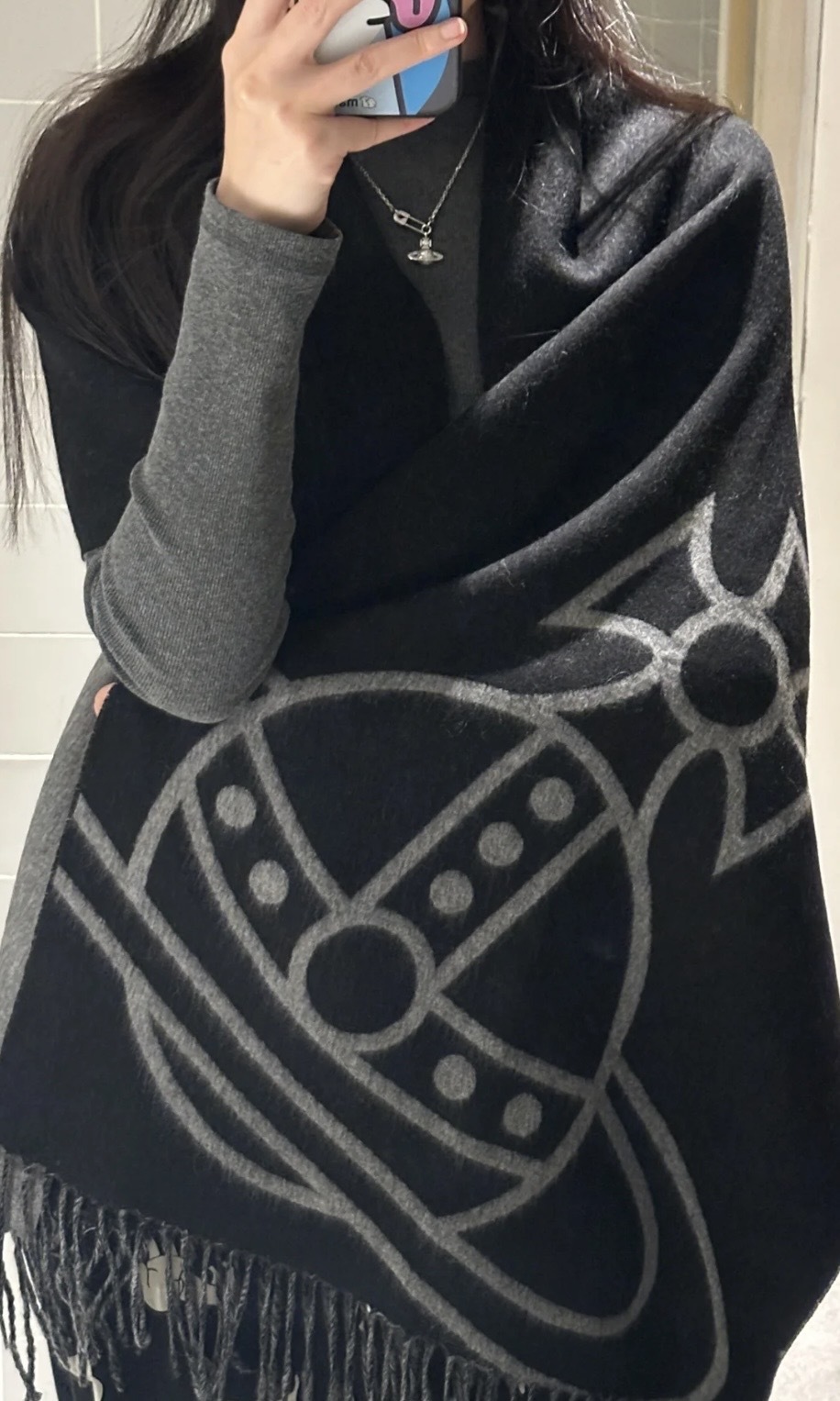 Vivienne Westwood 絨線圍巾 黑色/灰色