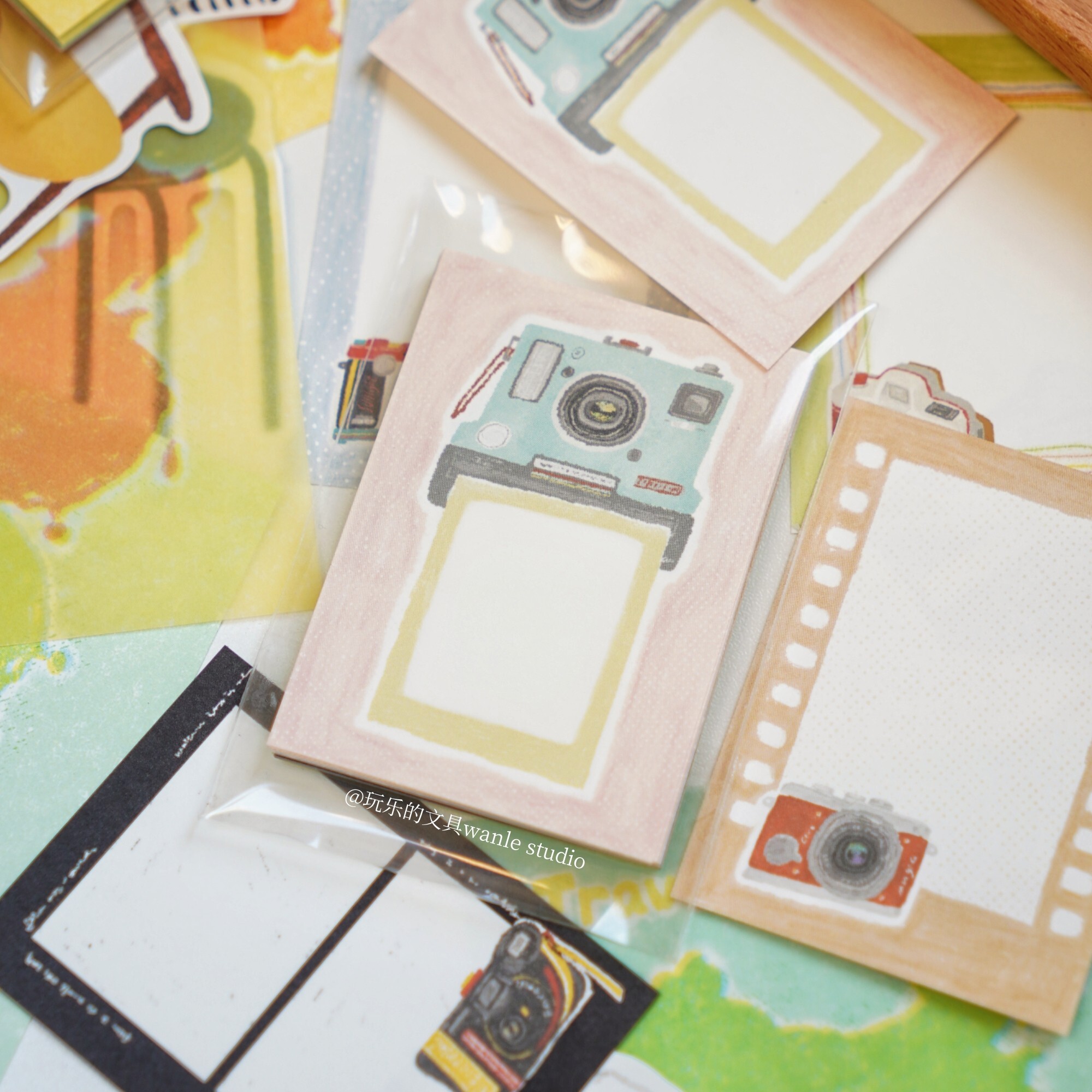 Wanle Studio - Paper Notes - Camera Frame