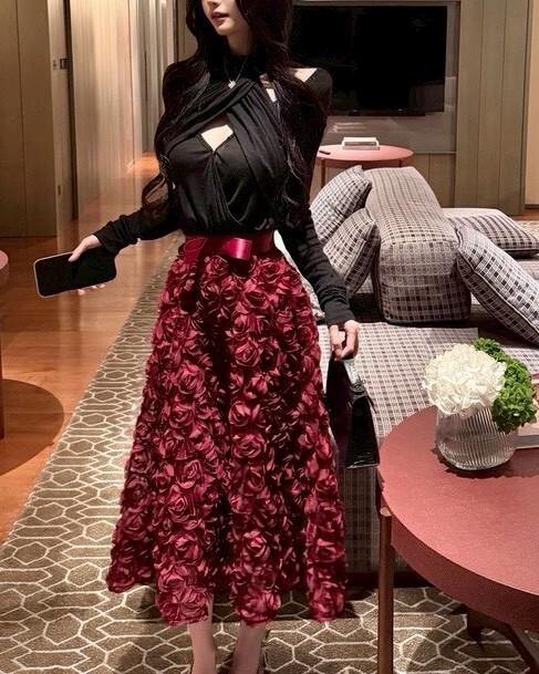 設計師家胸鏤空扭結細針織造型上衣