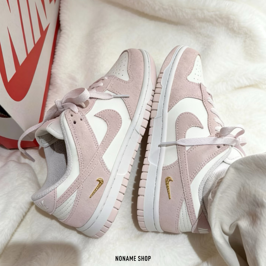 NIKE WMNS DUNK LOW 金色 刺繡 小勾 珍珠粉 柔霧粉 (女款)