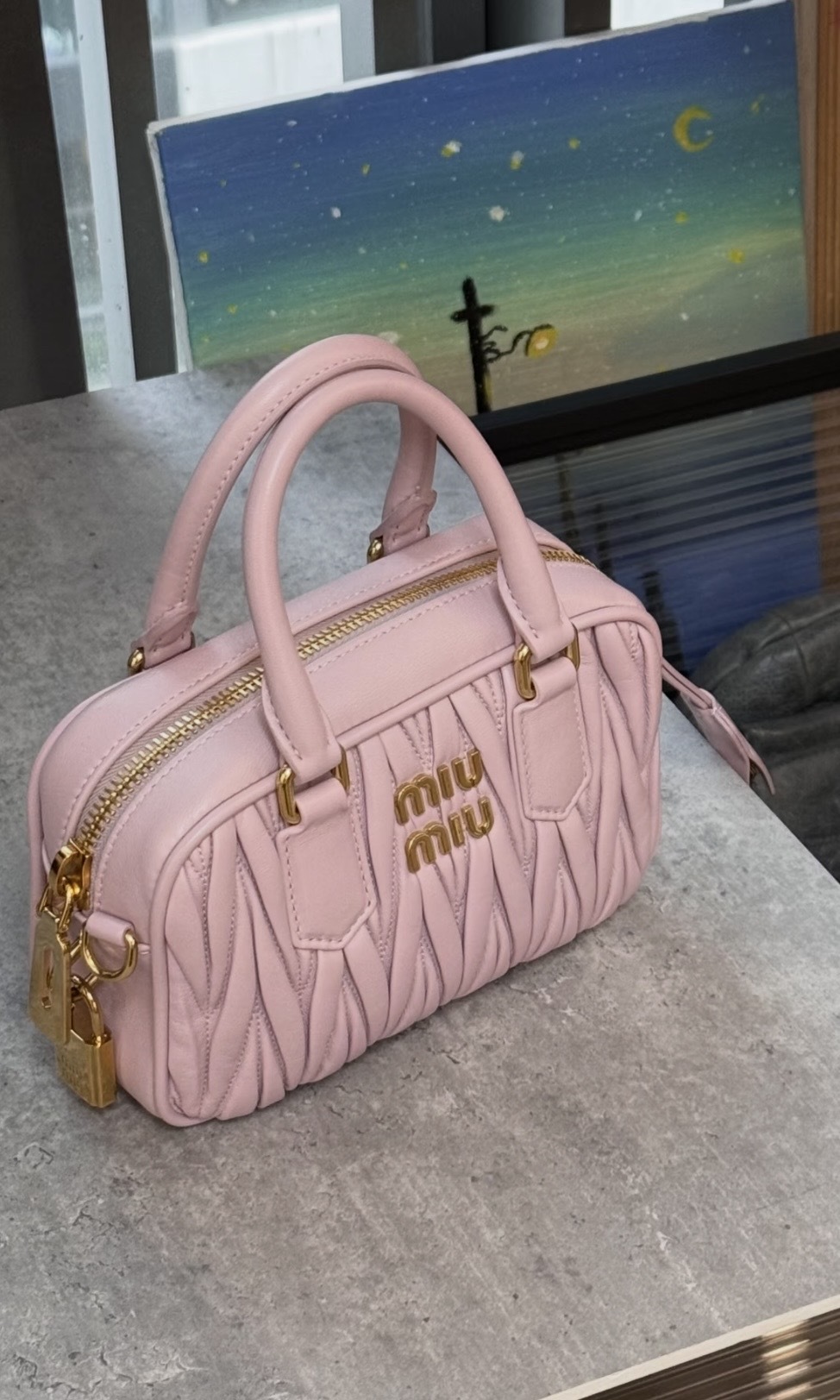 Miu Miu 褶皺保齡球包 小號 雪粉色