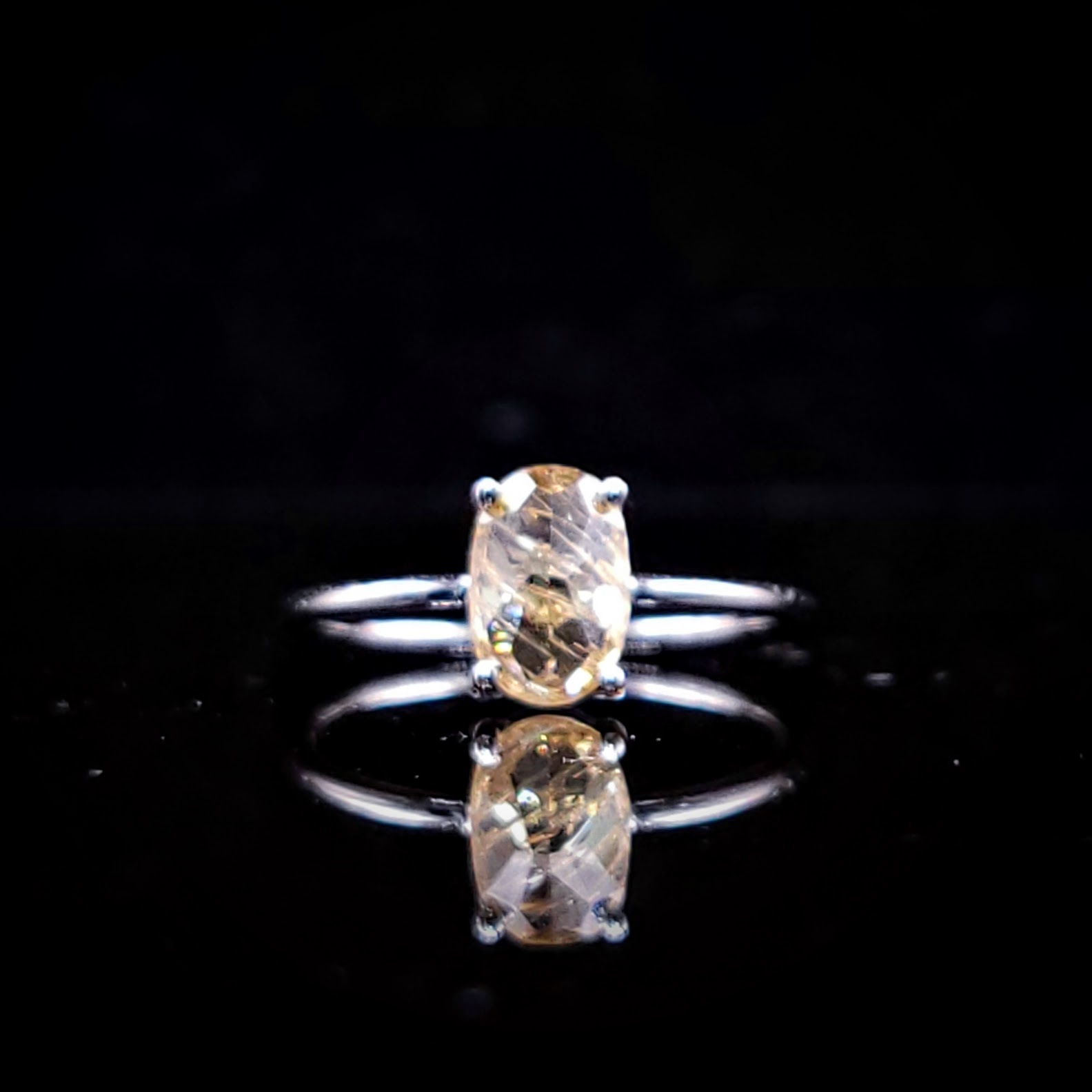 全新18K白金【單粒98份蛋形鑽石】4爪鑽石戒指