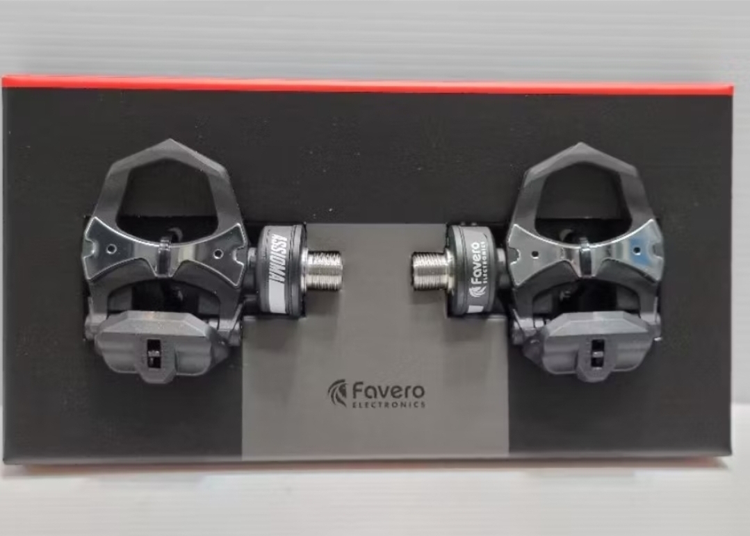 義大利 FAVERO ASSIOMA DUO LOOK 雙邊功率踏板 踏板式功率器 磁吸式充電 不會有腿組的限制,適合2台車換來換去