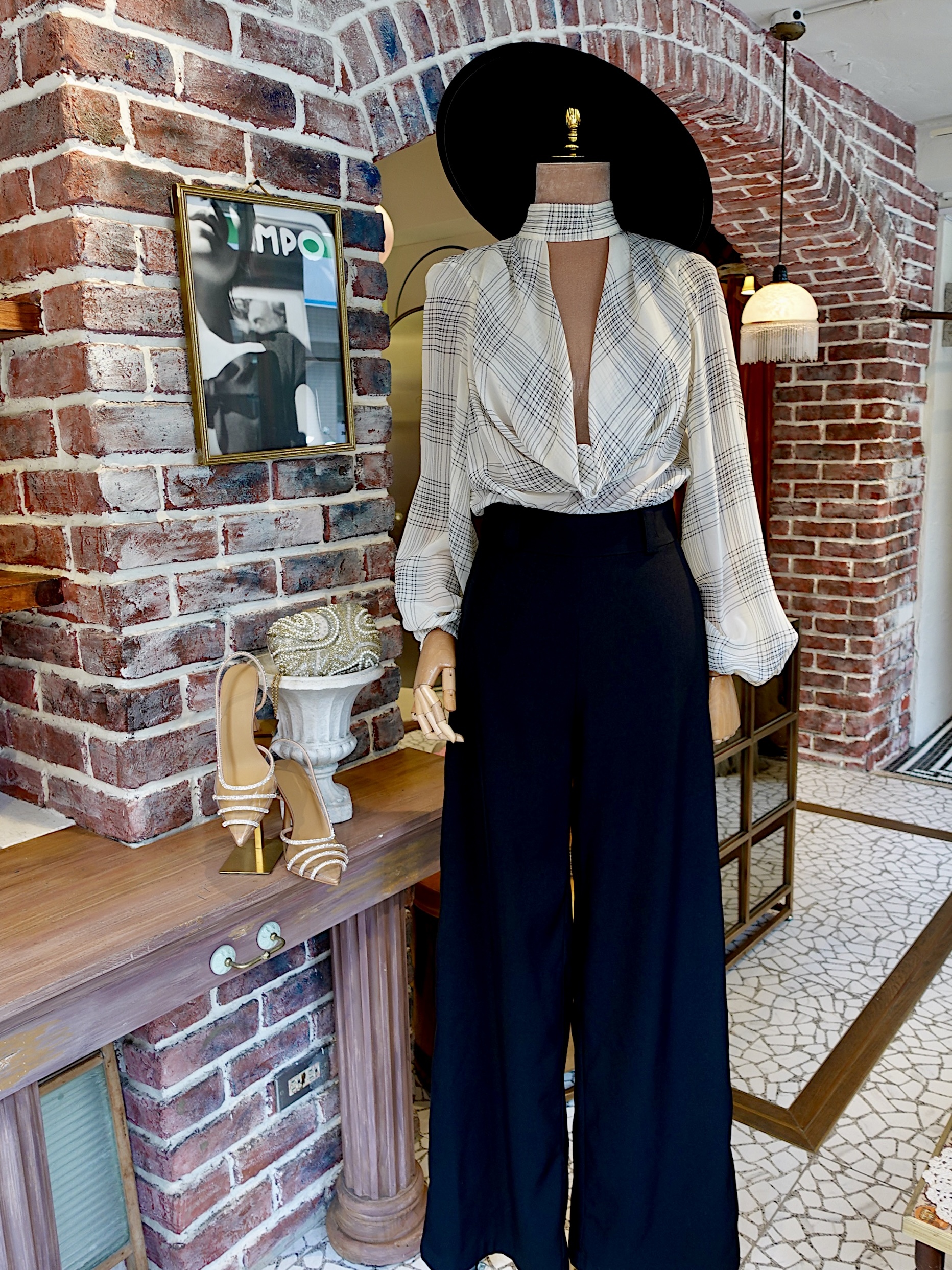 Spring奶油白色格紋雪紡紗垂領繞脖連身長寬褲